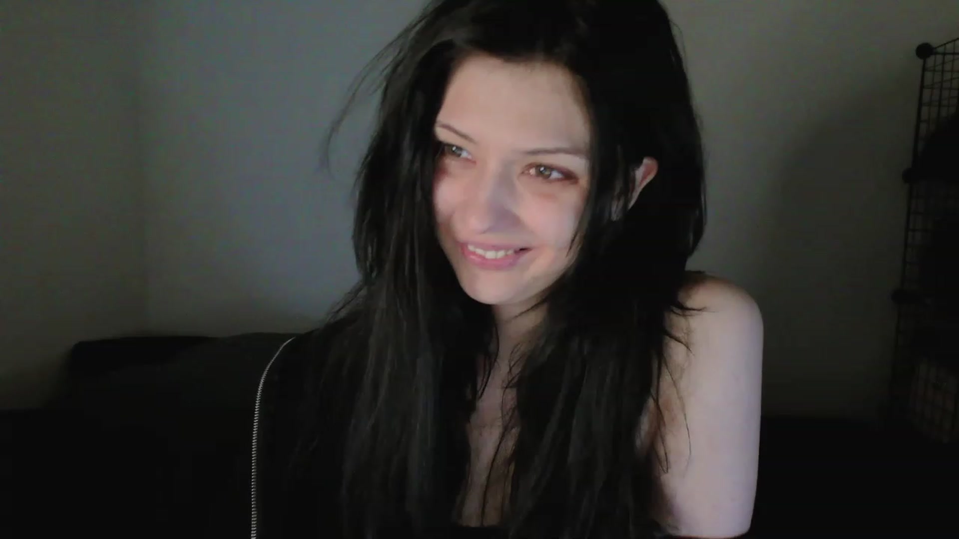Gallery image thumbnail from RoomToAvoid's myfreecams stream on, 04/19/2023, 07:26 image 9 of 20
