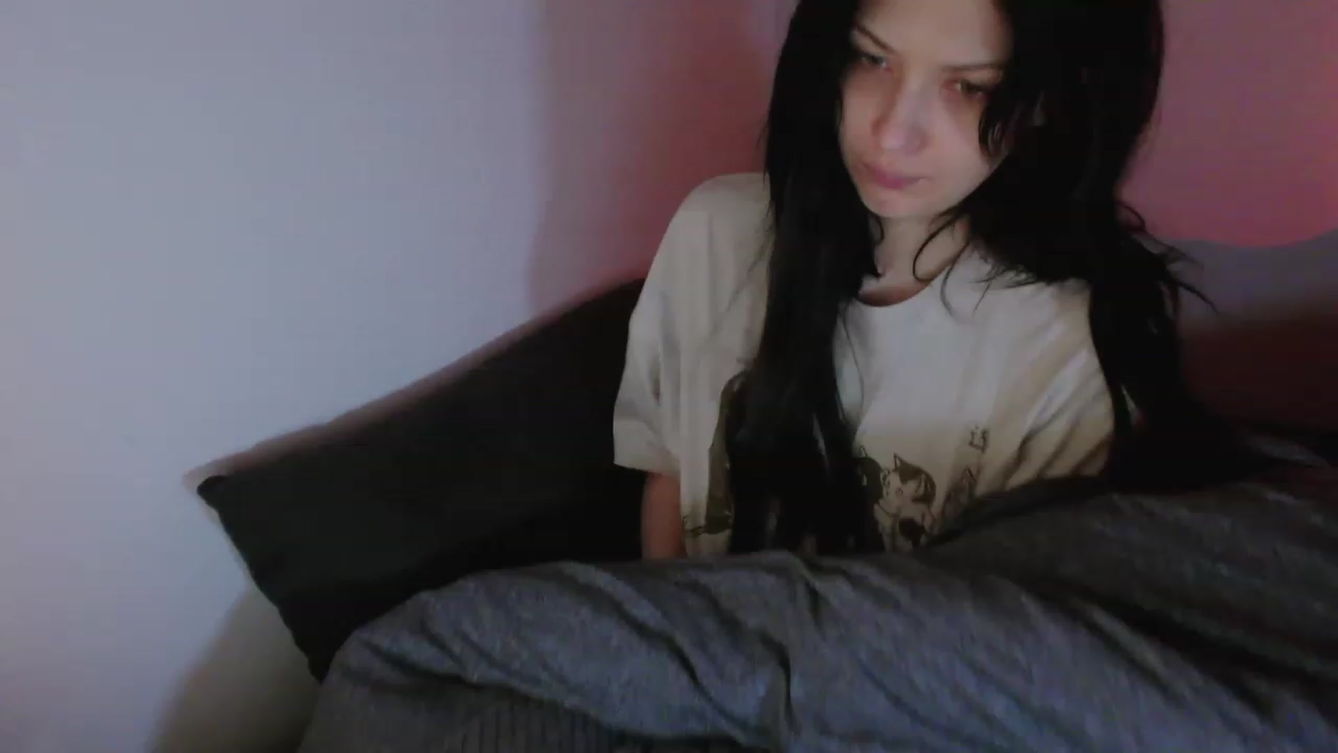 Gallery image thumbnail from RoomToAvoid's myfreecams stream on, 04/20/2023, 03:45 image 1 of 20