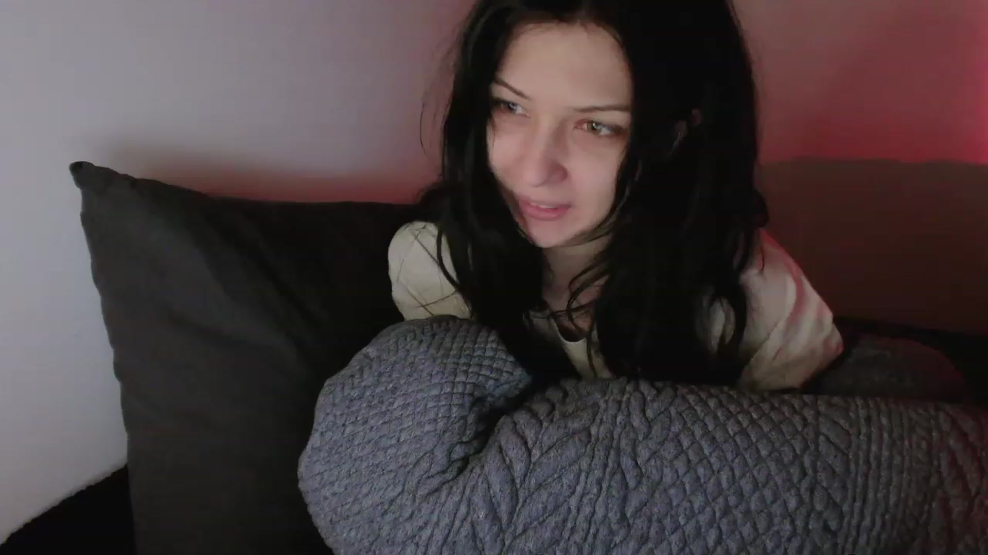 Gallery image thumbnail from RoomToAvoid's myfreecams stream on, 04/20/2023, 03:45 image 3 of 20