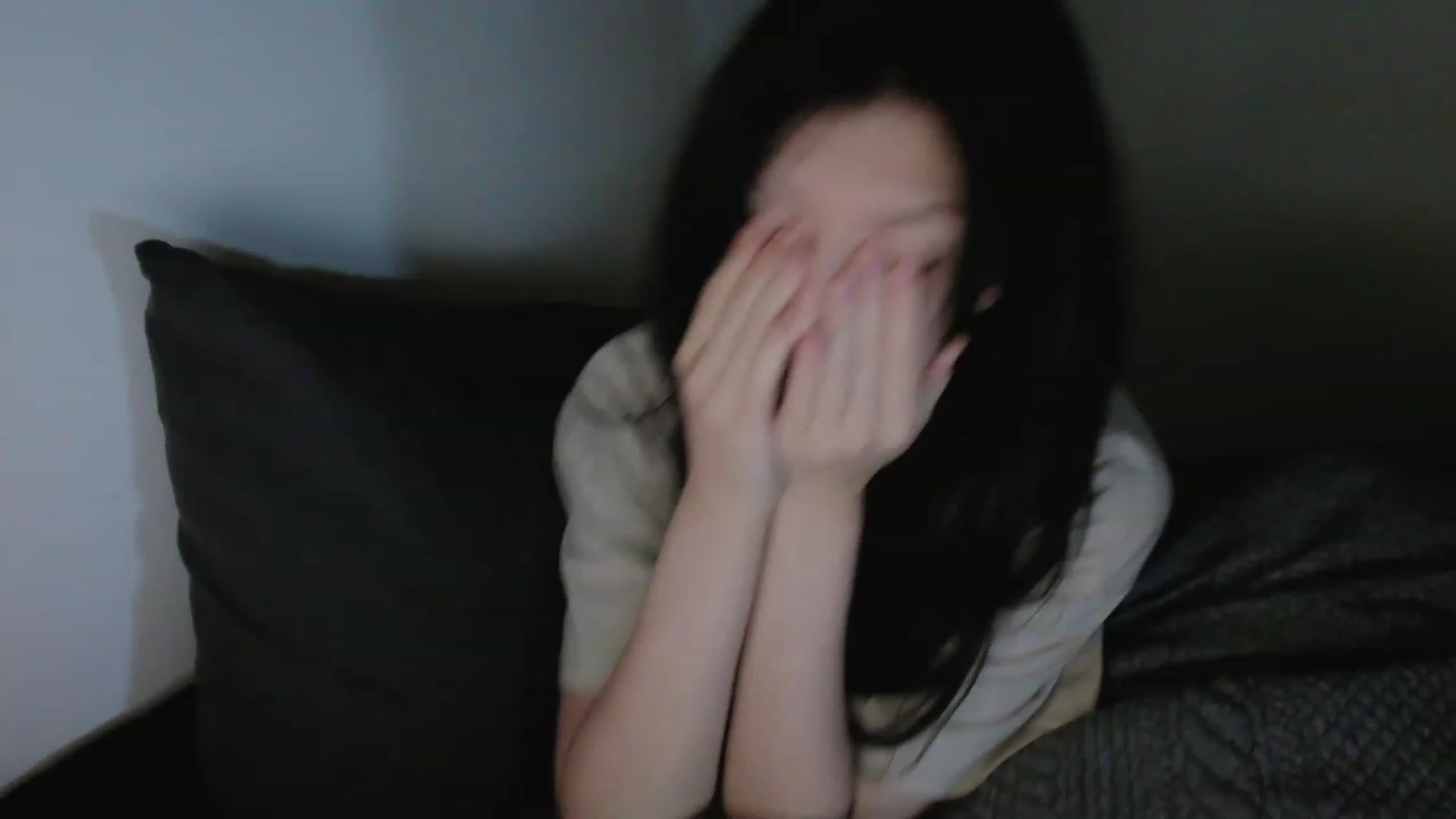 Gallery image thumbnail from RoomToAvoid's myfreecams stream on, 04/20/2023, 03:45 image 6 of 20