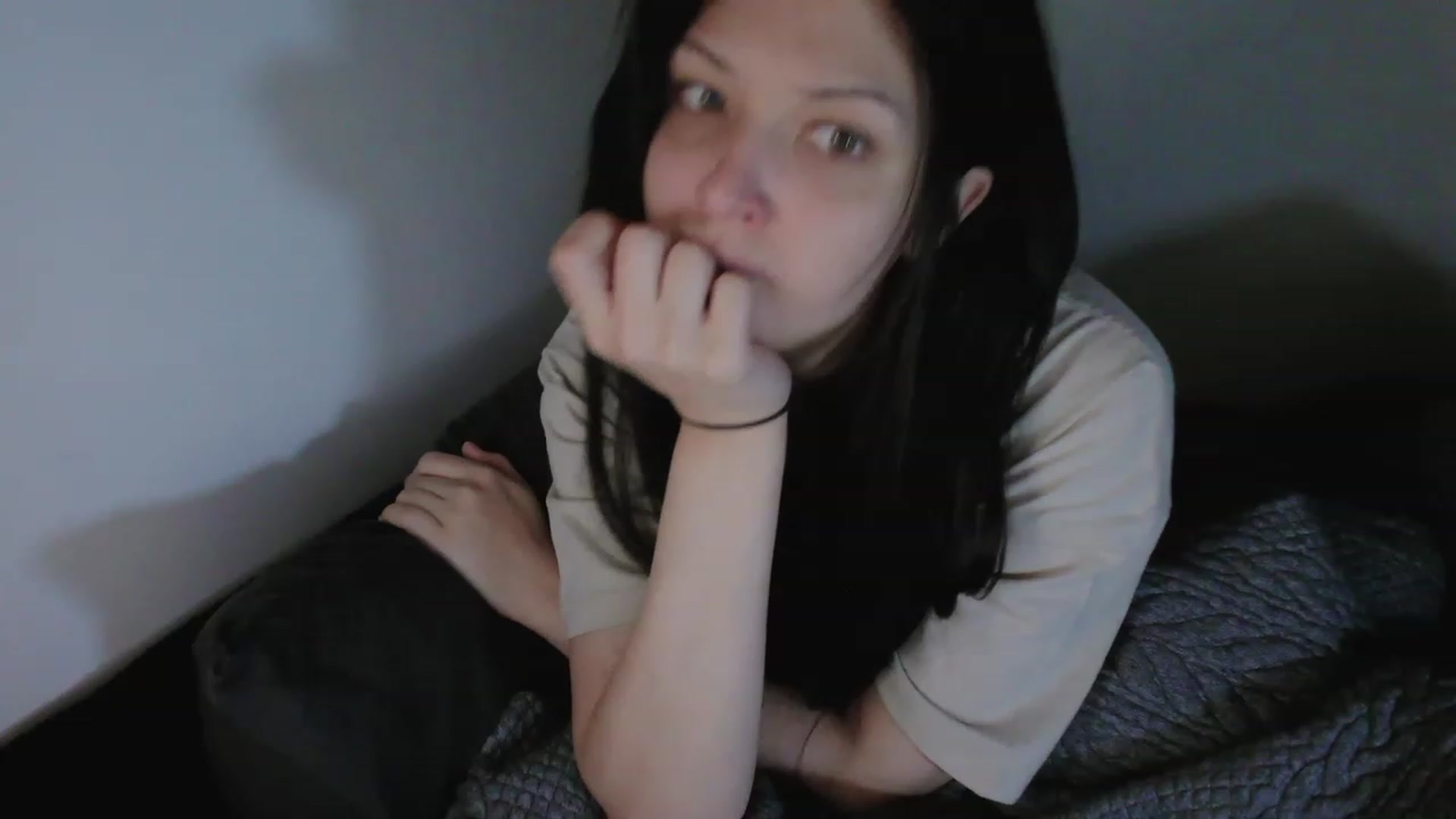 Gallery image thumbnail from RoomToAvoid's myfreecams stream on, 04/20/2023, 03:45 image 11 of 20
