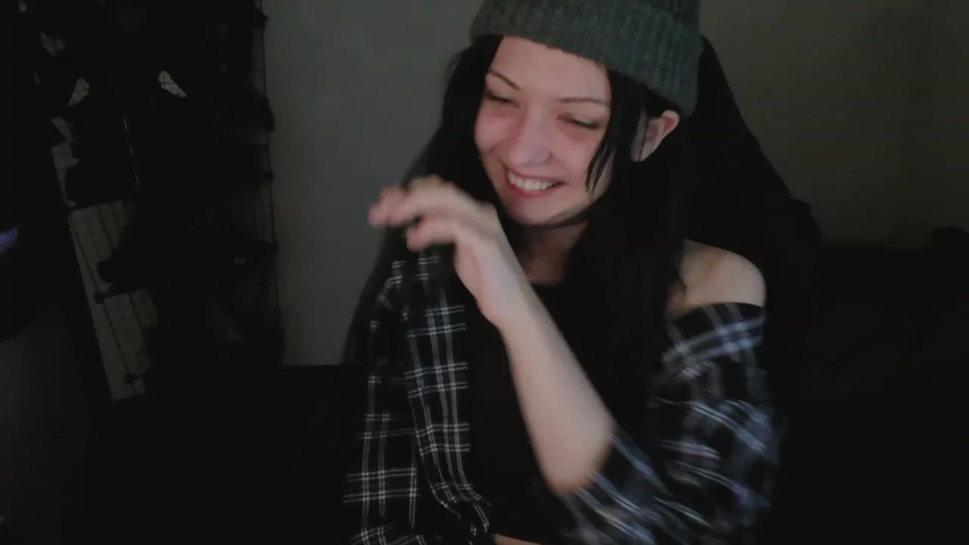 Gallery image thumbnail from RoomToAvoid's myfreecams stream on, 04/21/2023, 02:51 image 9 of 20