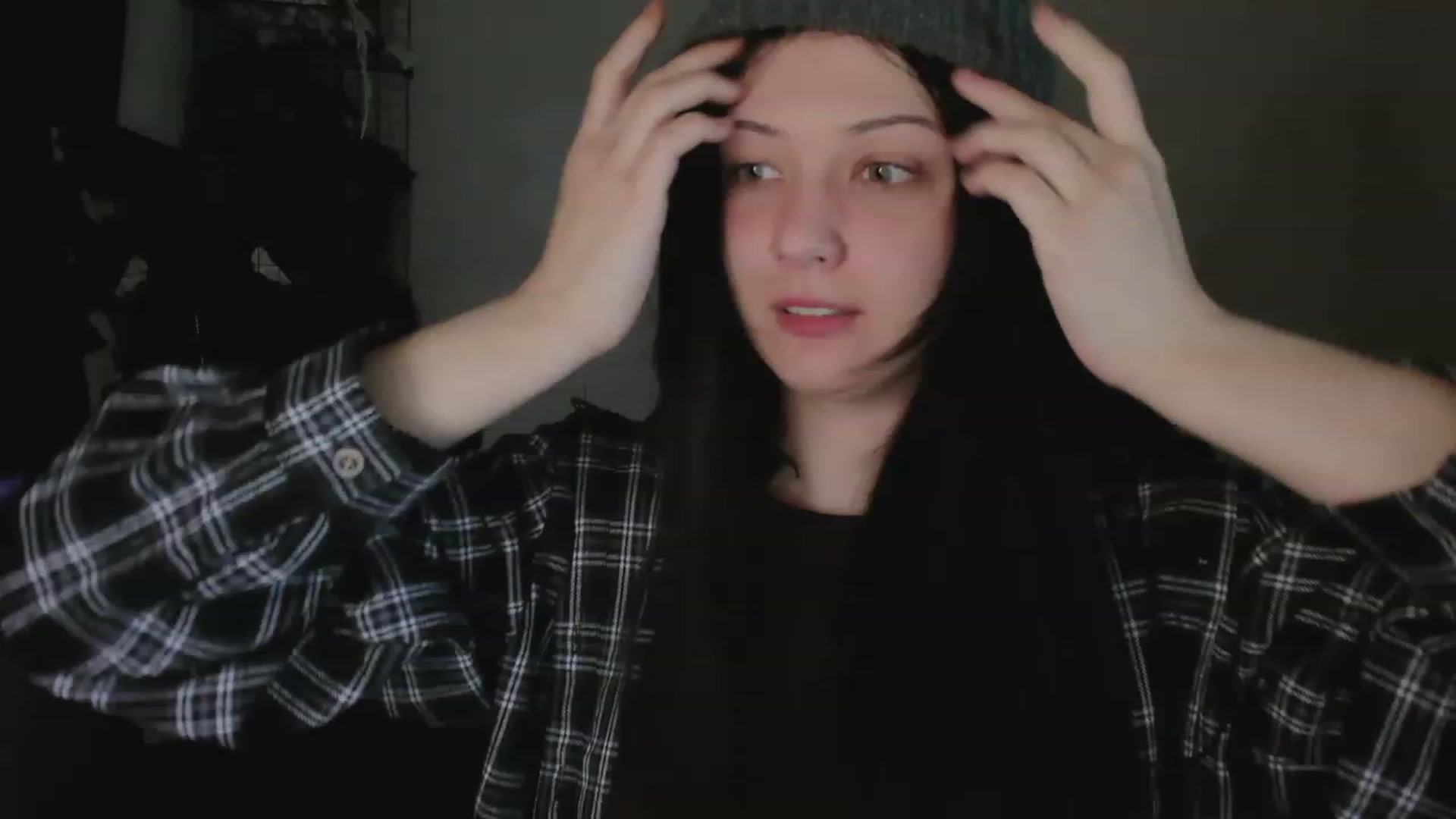 Gallery image thumbnail from RoomToAvoid's myfreecams stream on, 04/21/2023, 02:51 image 8 of 20