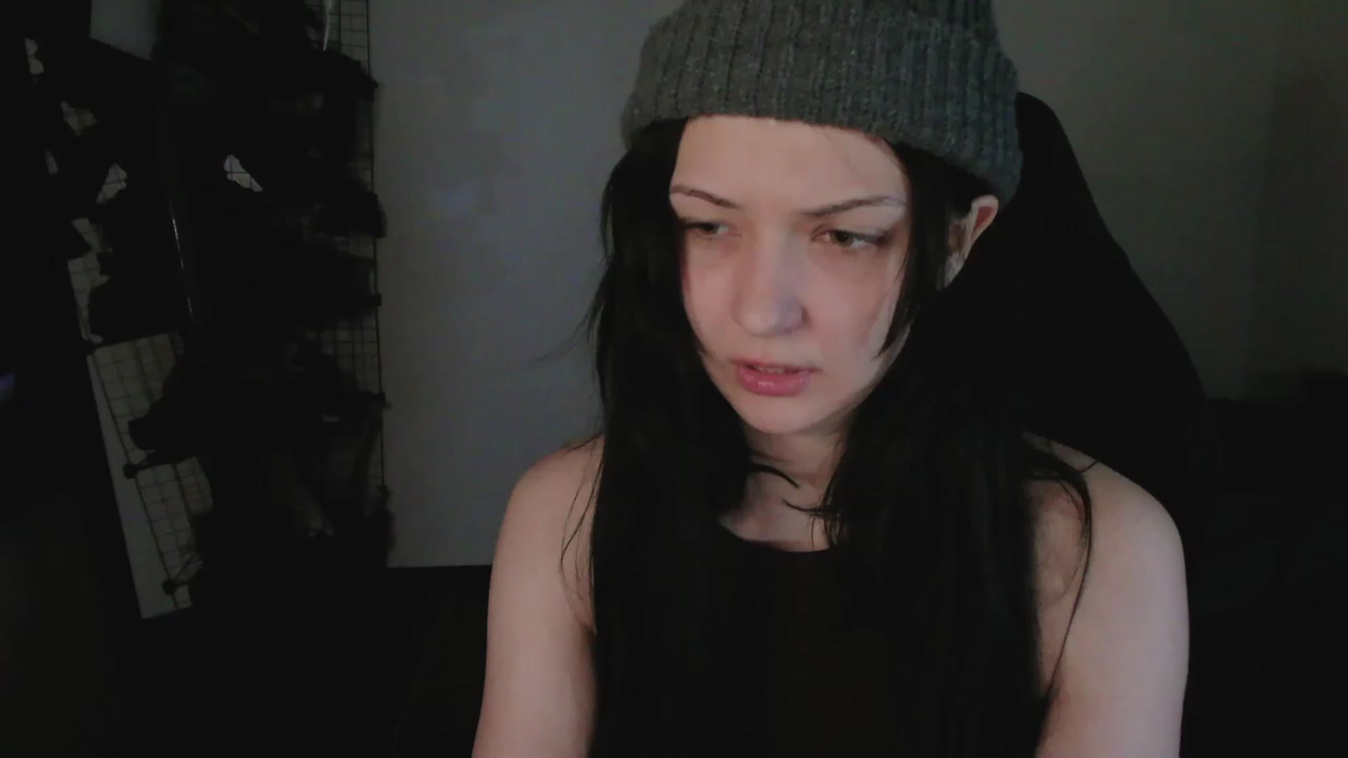 Gallery image thumbnail from RoomToAvoid's myfreecams stream on, 04/21/2023, 02:51 image 11 of 20