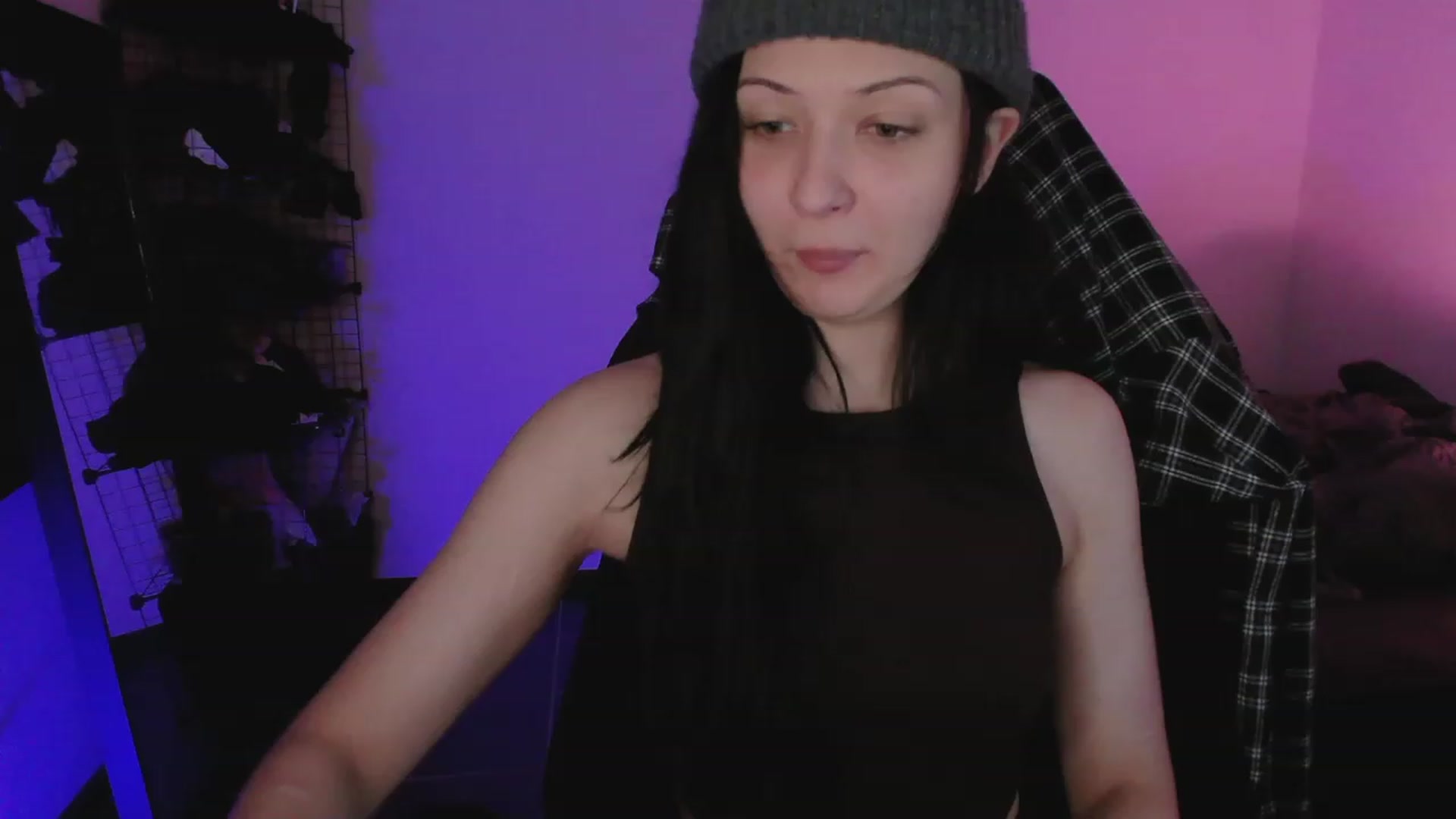 Gallery image thumbnail from RoomToAvoid's myfreecams stream on, 04/21/2023, 02:51 image 17 of 20