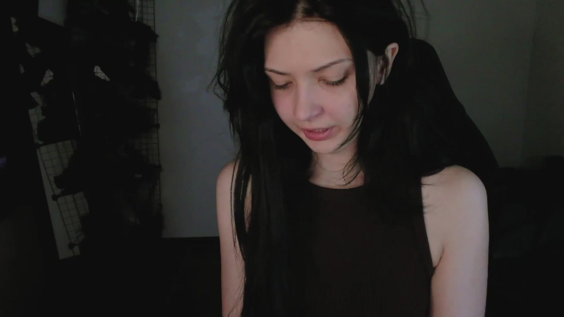 Gallery image thumbnail from RoomToAvoid's myfreecams stream on, 04/21/2023, 02:51 image 13 of 20