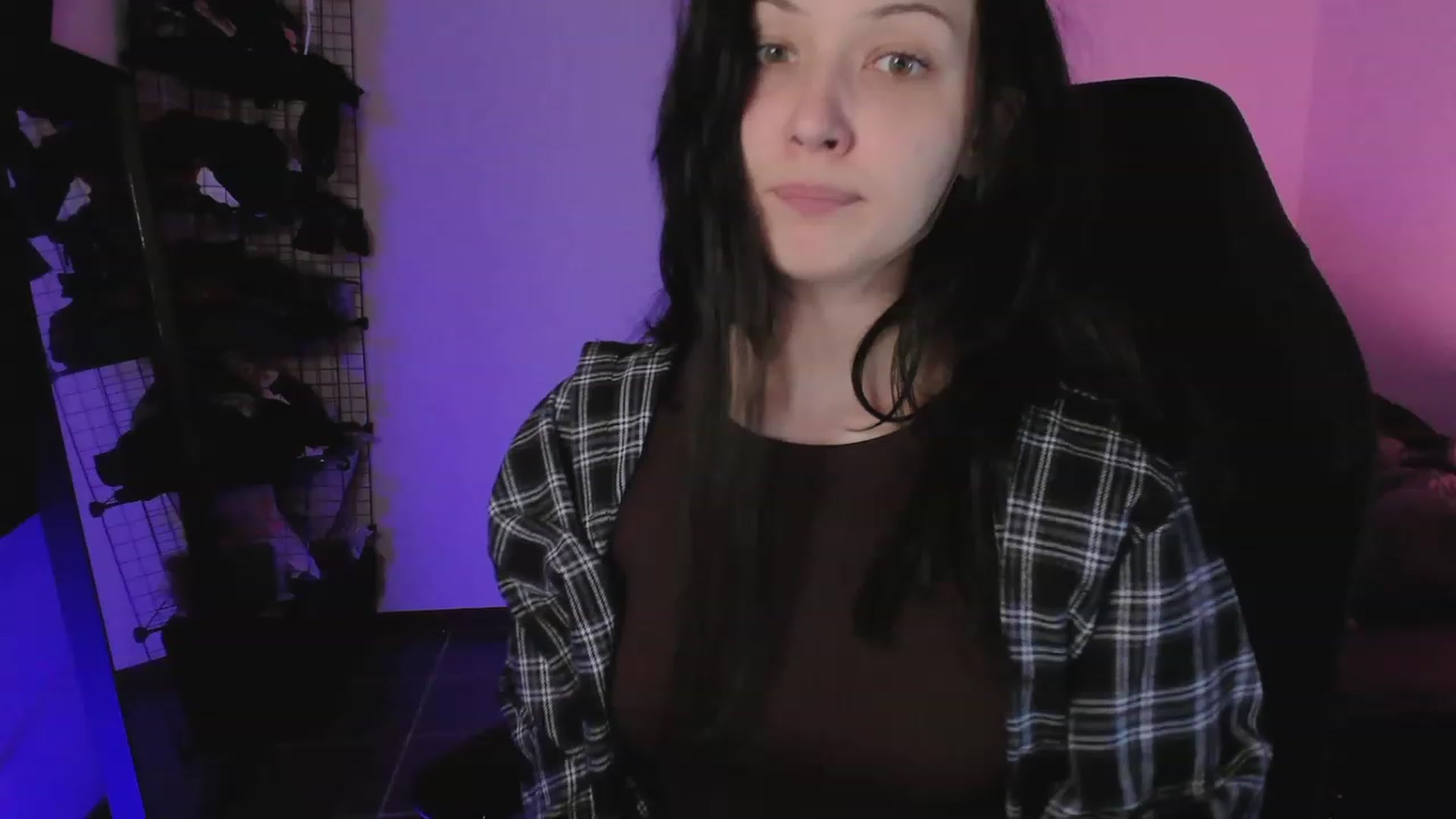 Gallery image thumbnail from RoomToAvoid's myfreecams stream on, 04/21/2023, 05:02 image 1 of 20