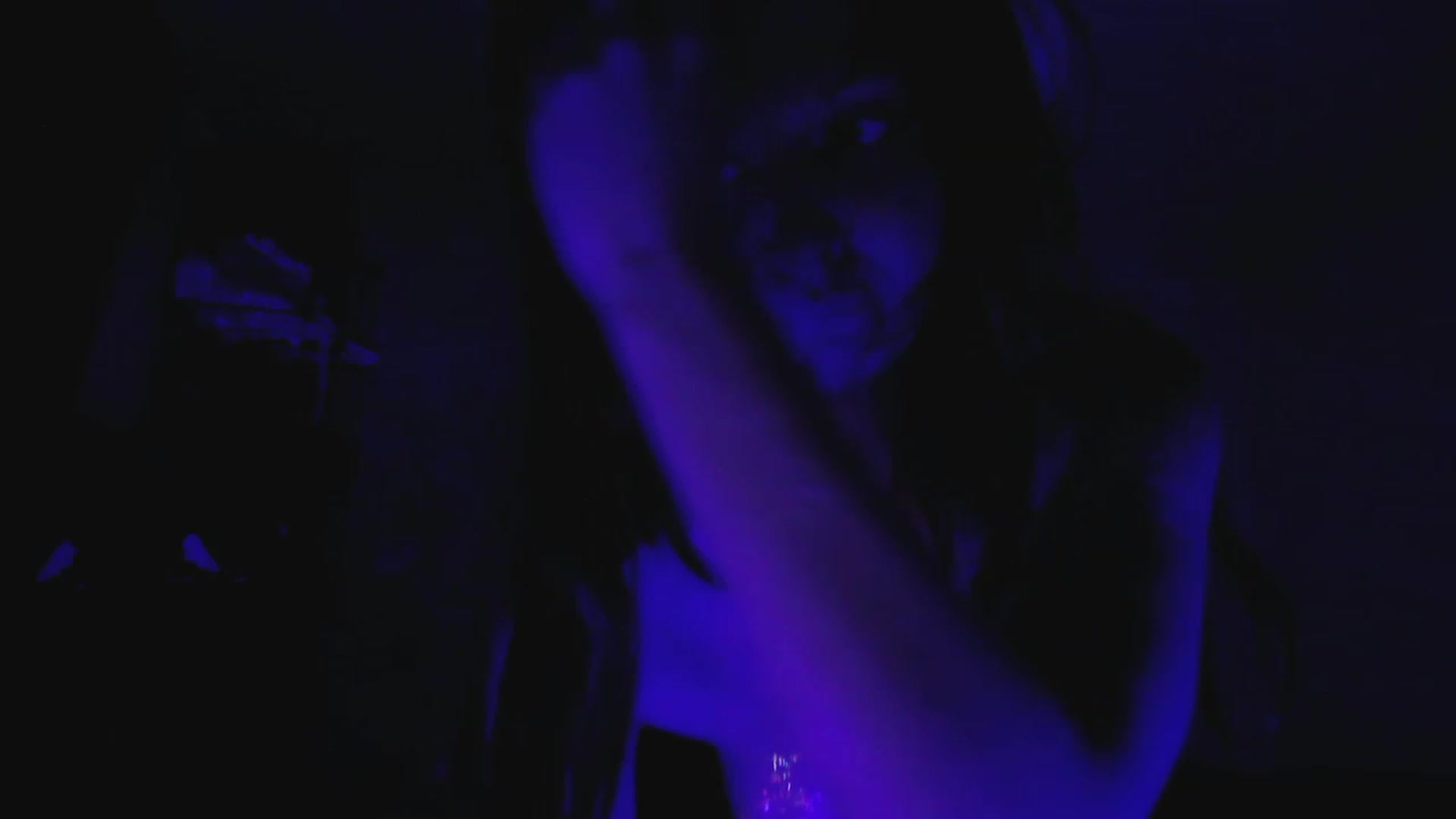 Gallery image thumbnail from RoomToAvoid's myfreecams stream on, 04/21/2023, 05:02 image 17 of 20