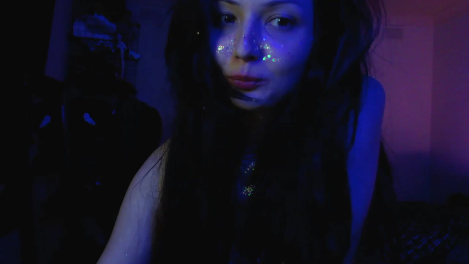 Gallery image thumbnail from RoomToAvoid's myfreecams stream on, 04/21/2023, 06:02 image 4 of 20