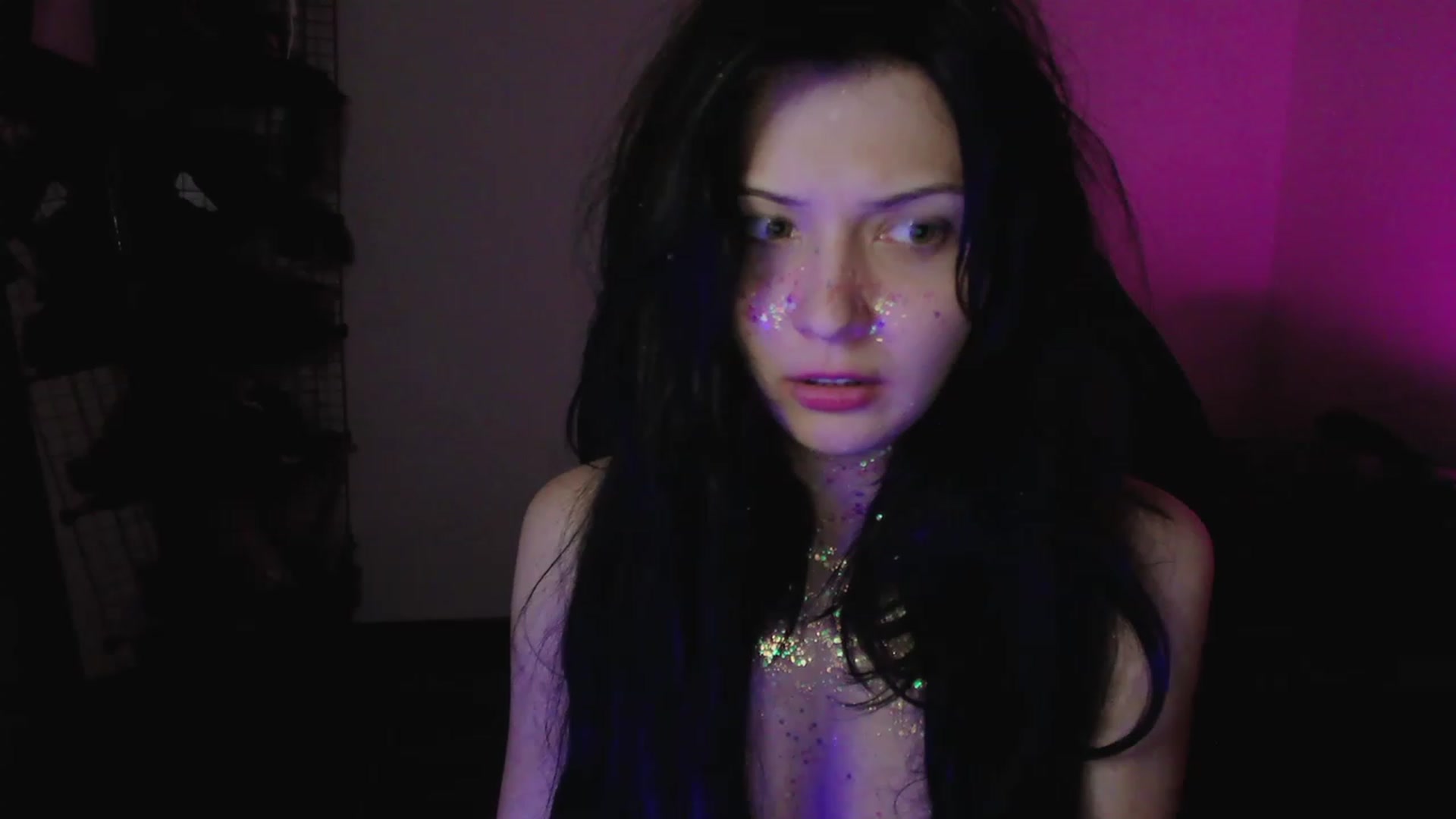 Gallery image thumbnail from RoomToAvoid's myfreecams stream on, 04/21/2023, 06:02 image 10 of 20