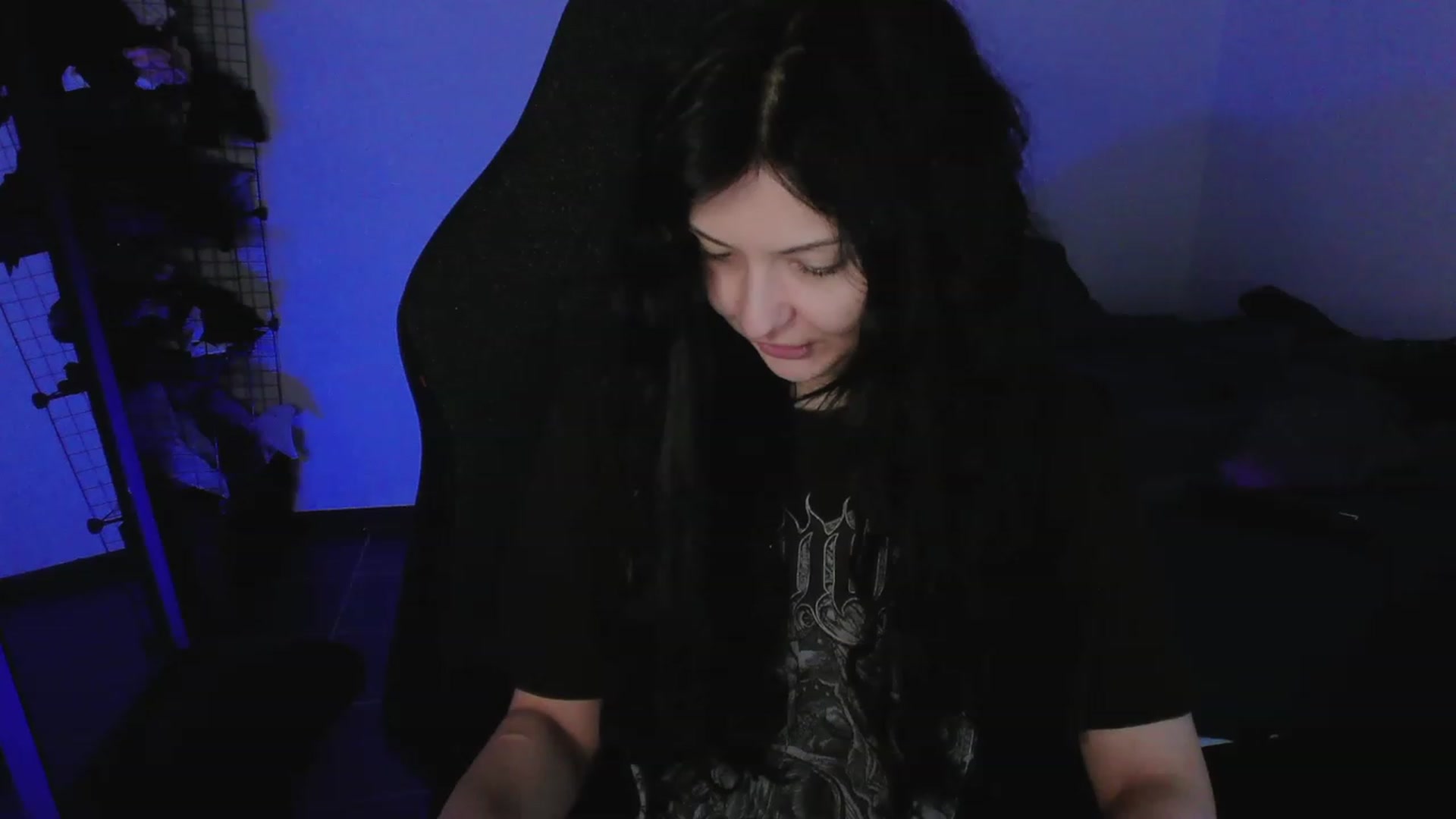 Gallery image thumbnail from RoomToAvoid's myfreecams stream on, 04/22/2023, 07:29 image 16 of 20