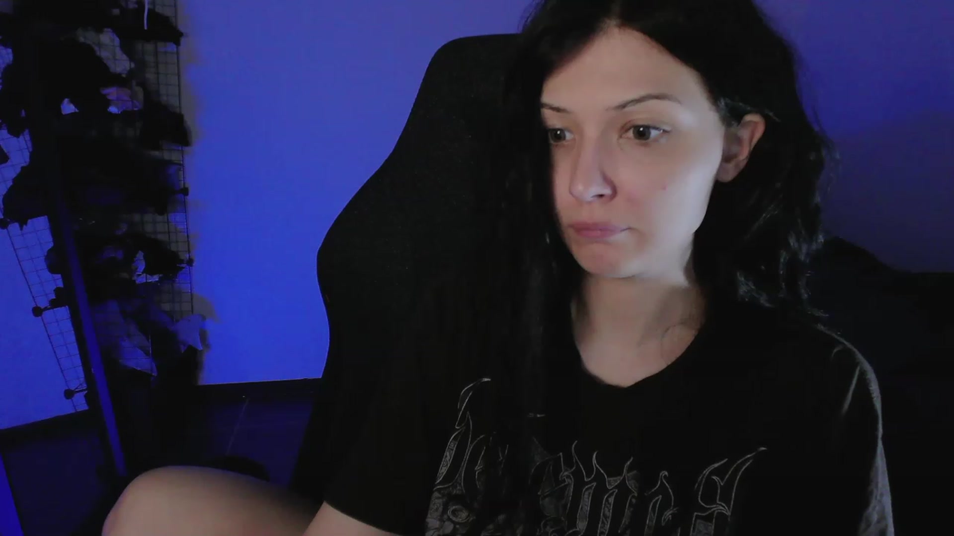 Gallery image thumbnail from RoomToAvoid's myfreecams stream on, 04/22/2023, 07:29 image 5 of 20