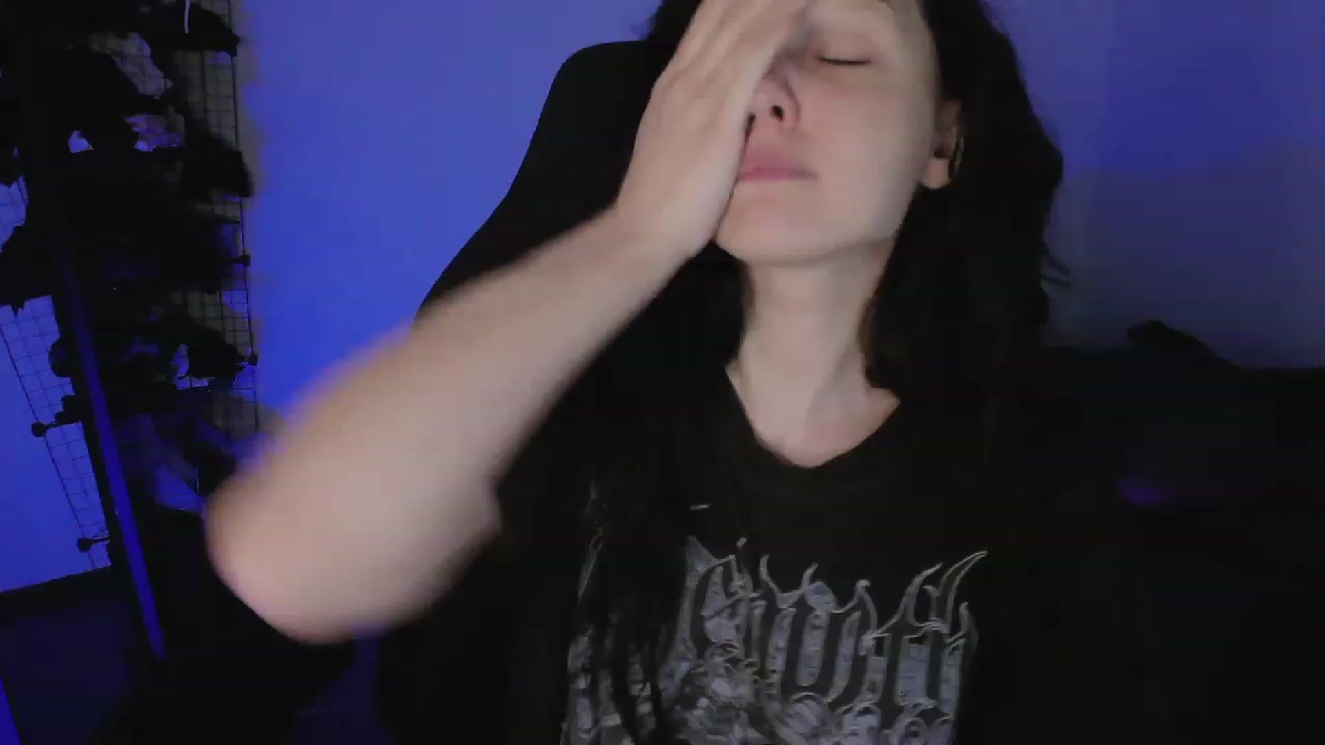 Gallery image thumbnail from RoomToAvoid's myfreecams stream on, 04/22/2023, 07:29 image 18 of 20