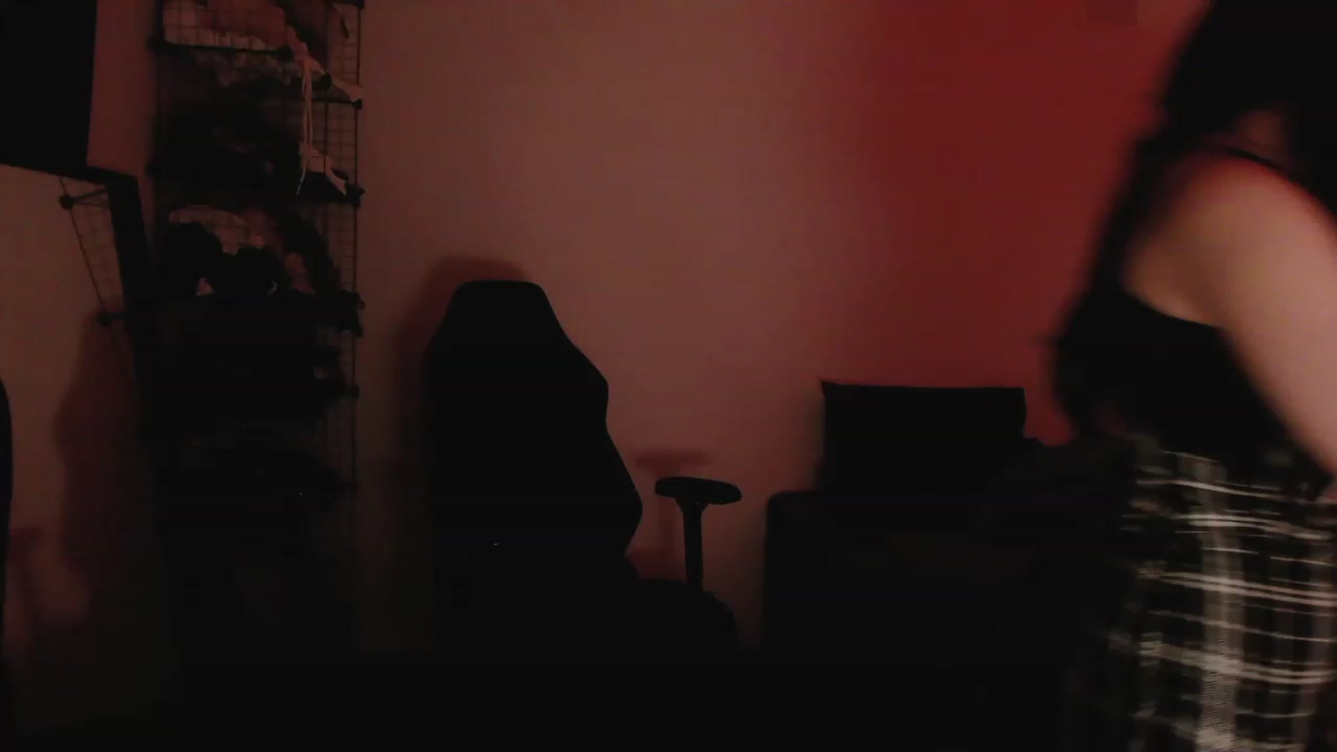 Gallery image thumbnail from RoomToAvoid's myfreecams stream on, 05/03/2023, 23:06 image 19 of 20