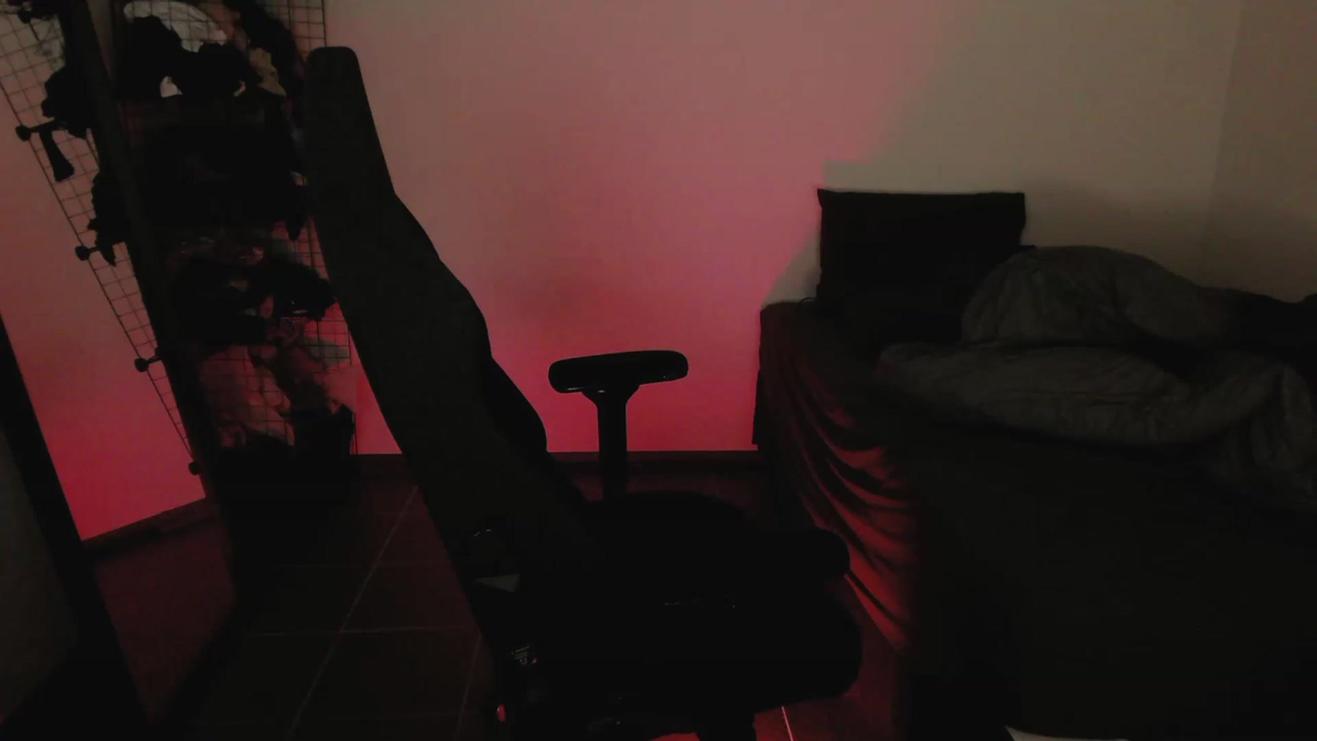 Gallery image thumbnail from RoomToAvoid's myfreecams stream on, 05/03/2023, 23:06 image 14 of 20