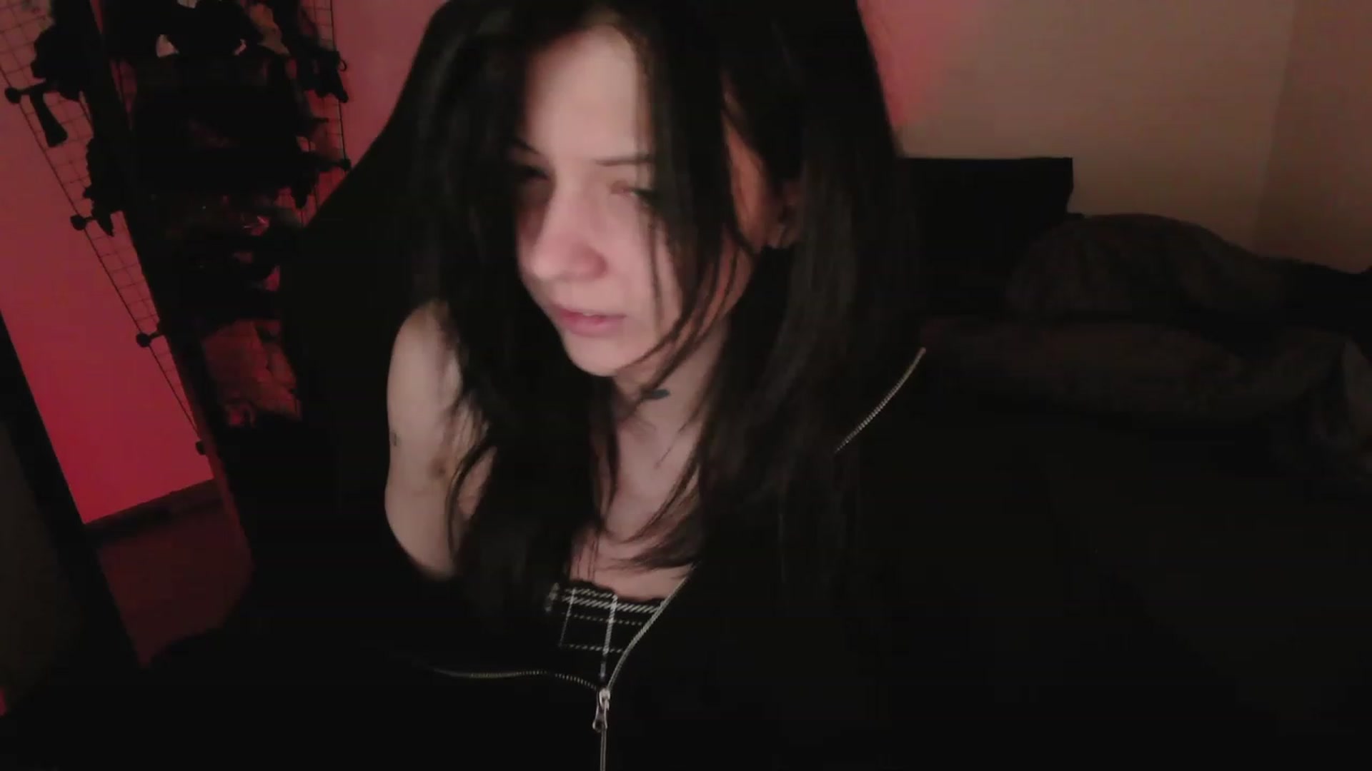 Gallery image thumbnail from RoomToAvoid's myfreecams stream on, 05/03/2023, 23:06 image 8 of 20