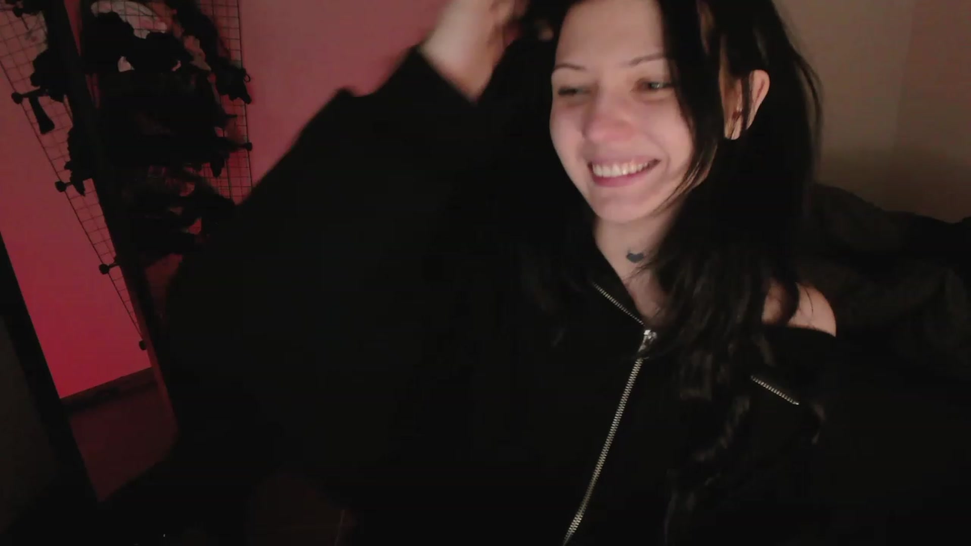 Gallery image thumbnail from RoomToAvoid's myfreecams stream on, 05/03/2023, 23:06 image 17 of 20