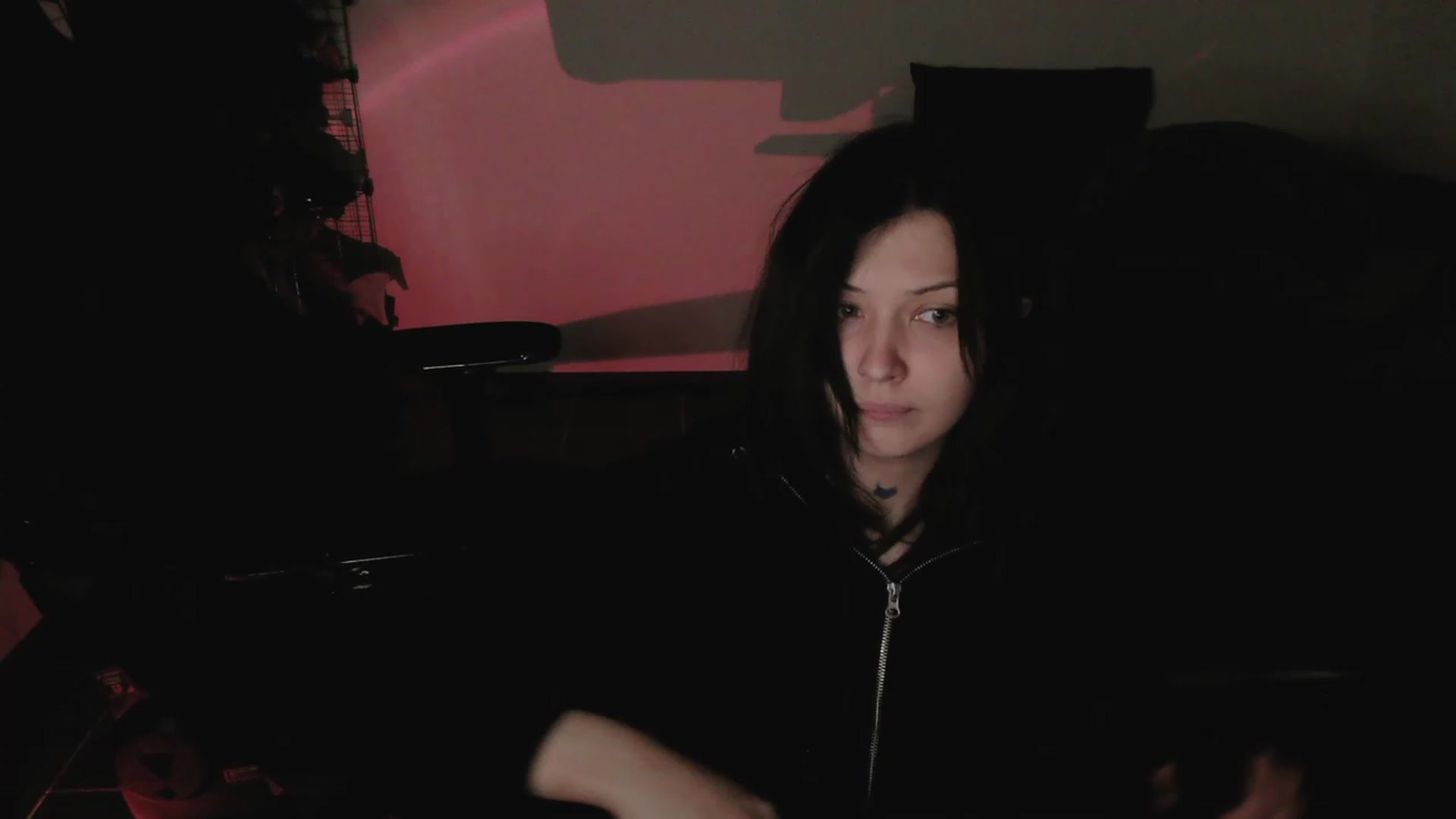 Gallery image thumbnail from RoomToAvoid's myfreecams stream on, 05/03/2023, 23:06 image 2 of 20