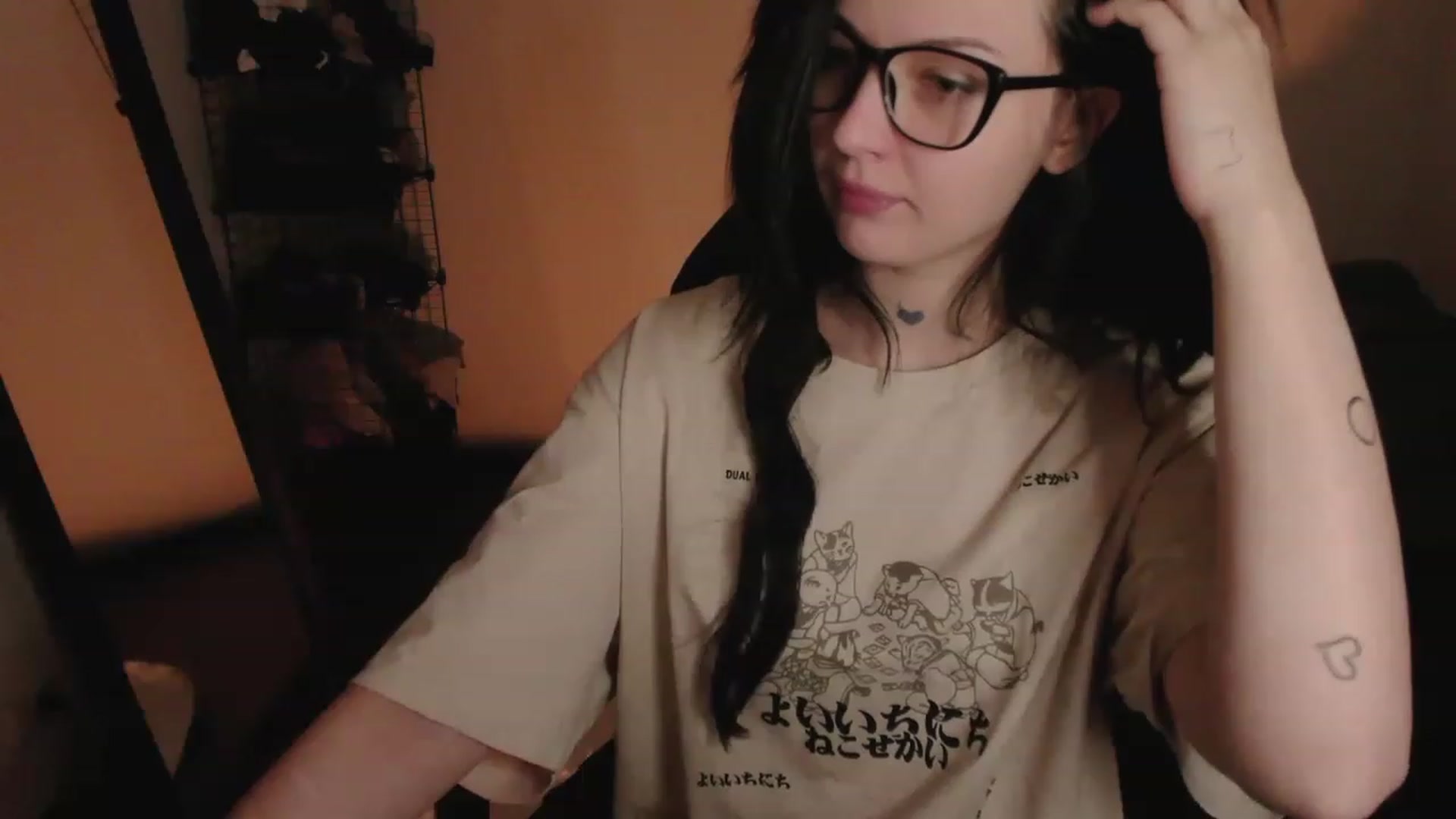 Gallery image thumbnail from RoomToAvoid's myfreecams stream on, 05/05/2023, 24:04 image 10 of 20
