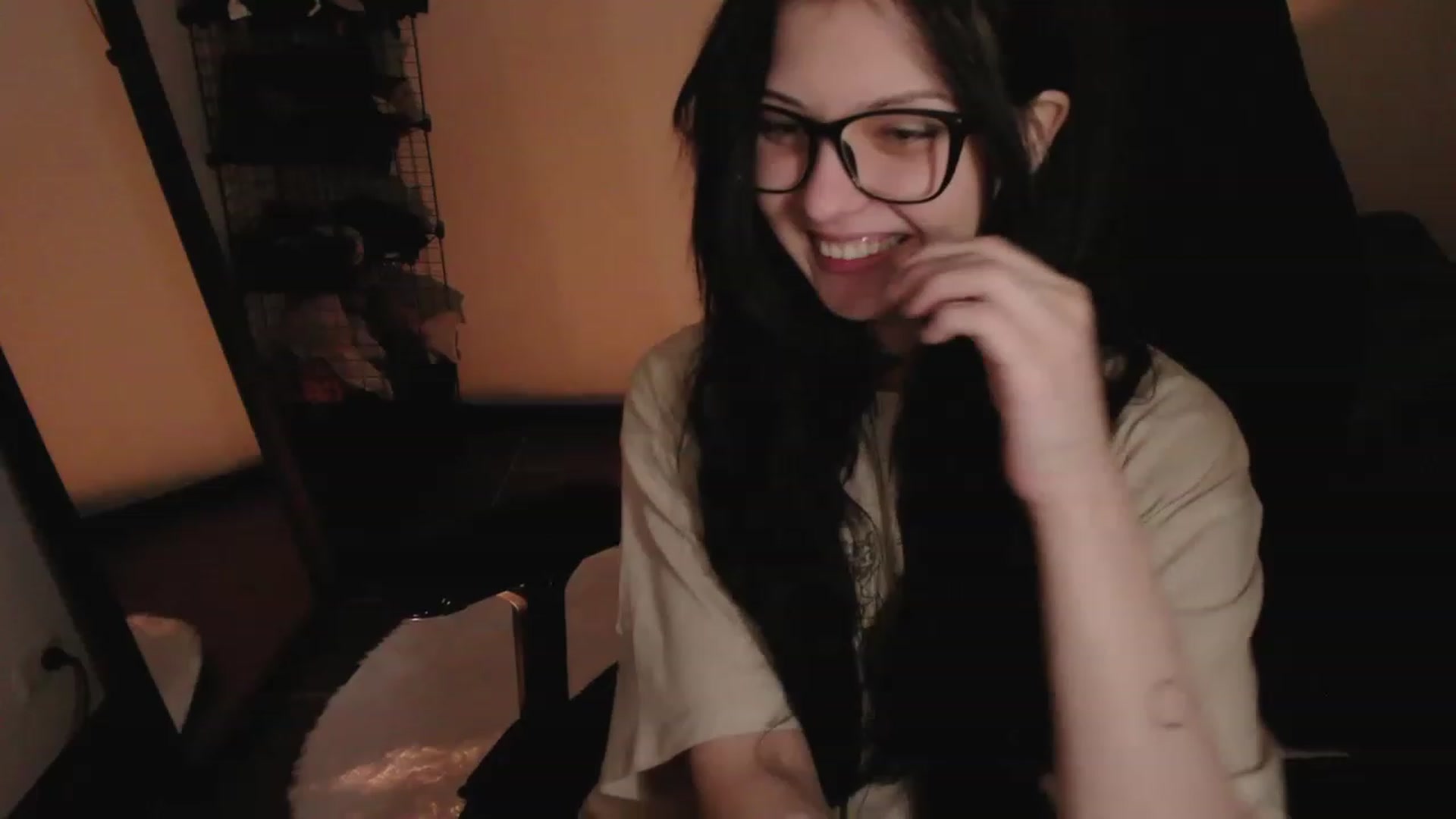 Gallery image thumbnail from RoomToAvoid's myfreecams stream on, 05/05/2023, 24:04 image 19 of 20