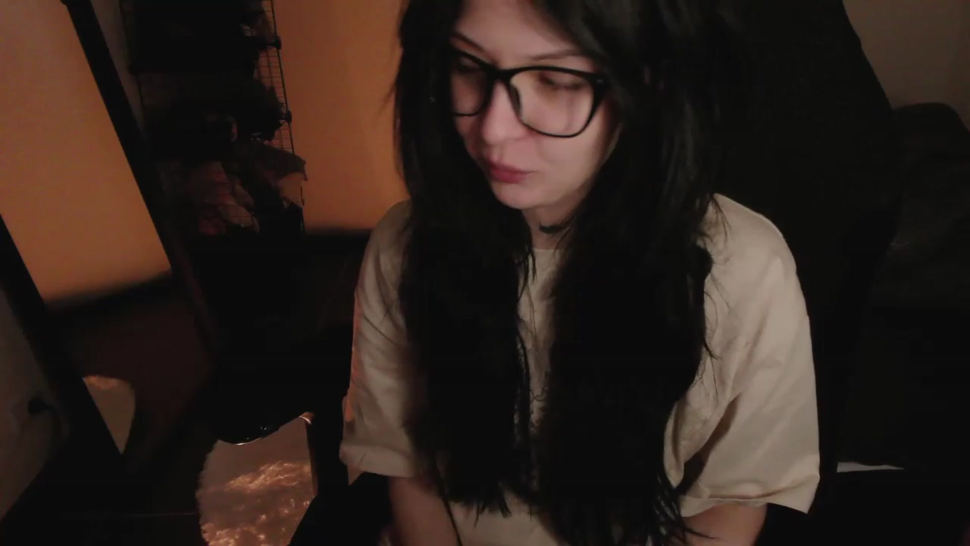 Gallery image thumbnail from RoomToAvoid's myfreecams stream on, 05/05/2023, 24:04 image 12 of 20