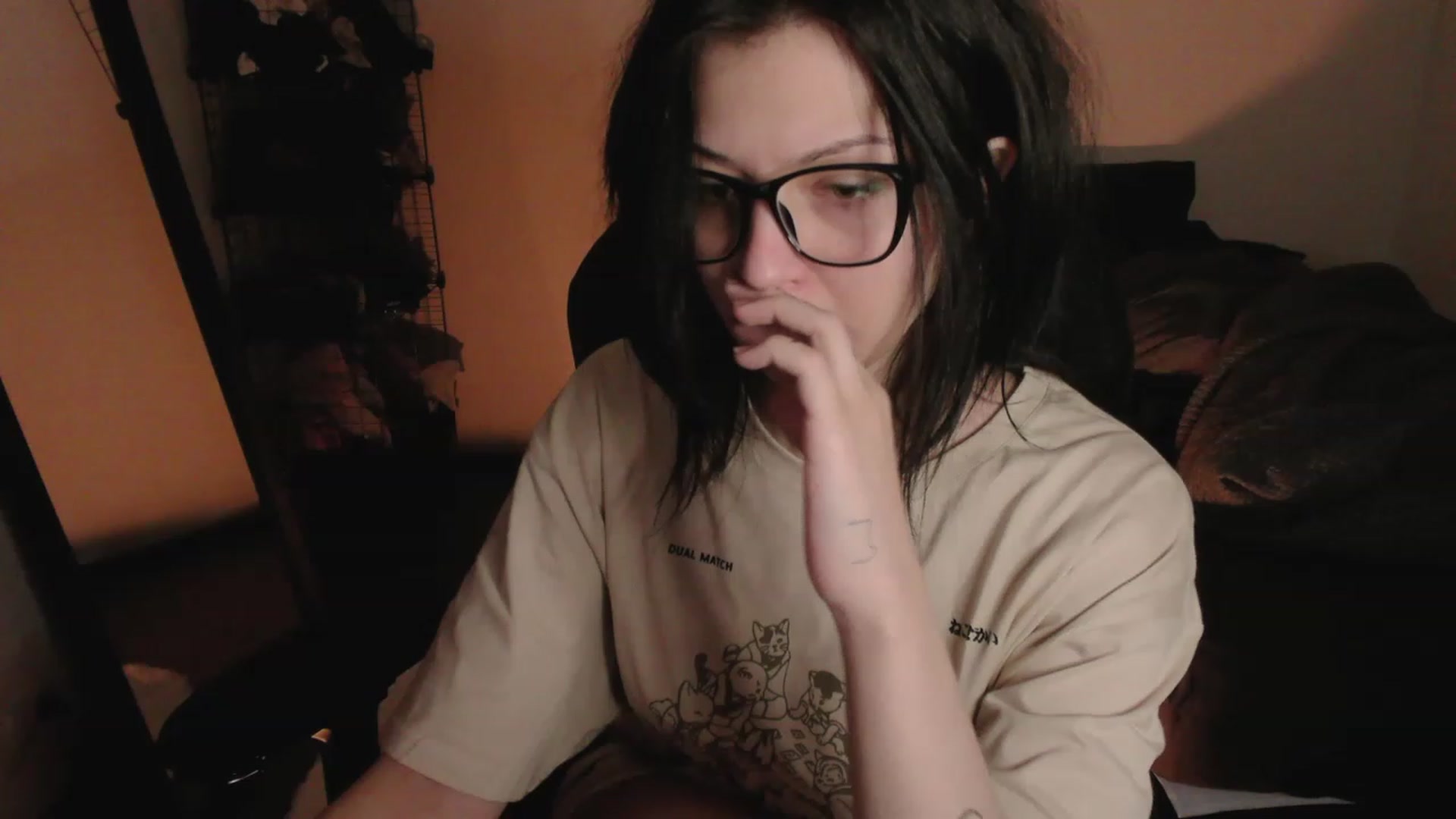 Gallery image thumbnail from RoomToAvoid's myfreecams stream on, 05/05/2023, 24:04 image 2 of 20