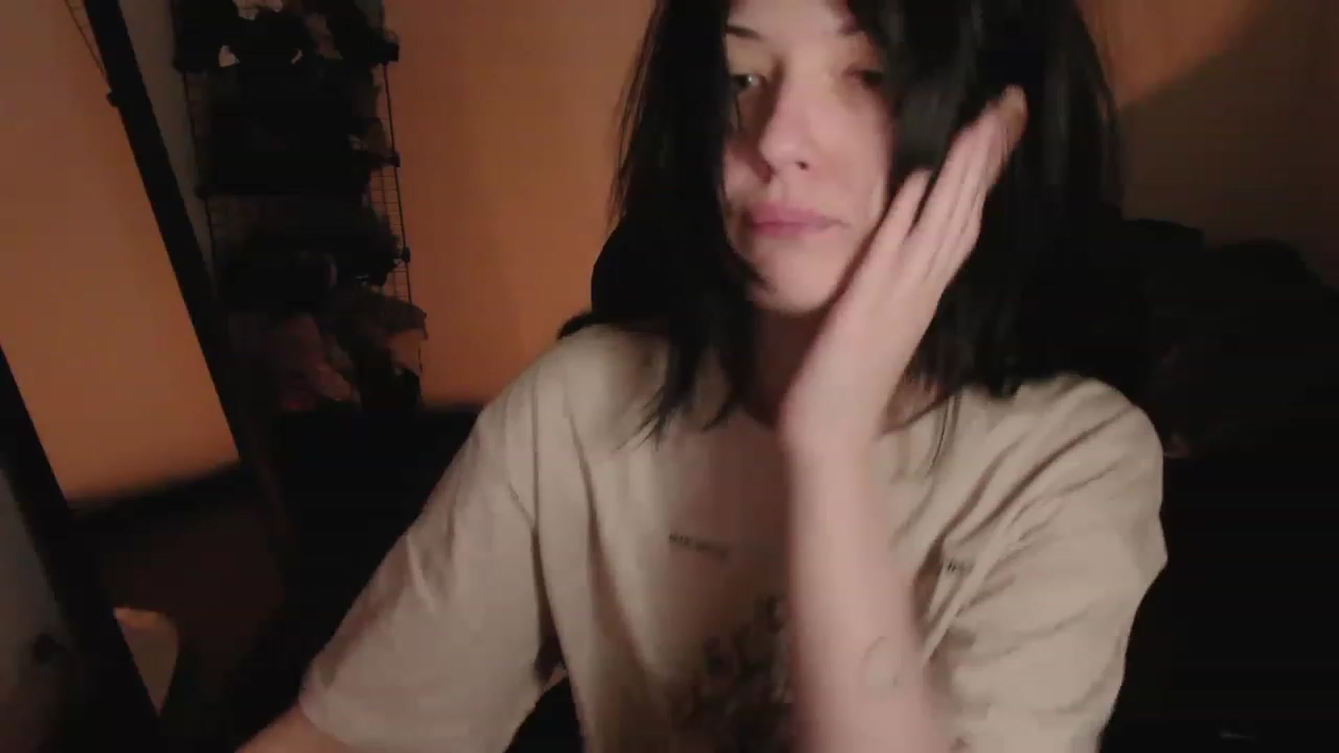 Gallery image thumbnail from RoomToAvoid's myfreecams stream on, 05/05/2023, 24:04 image 7 of 20