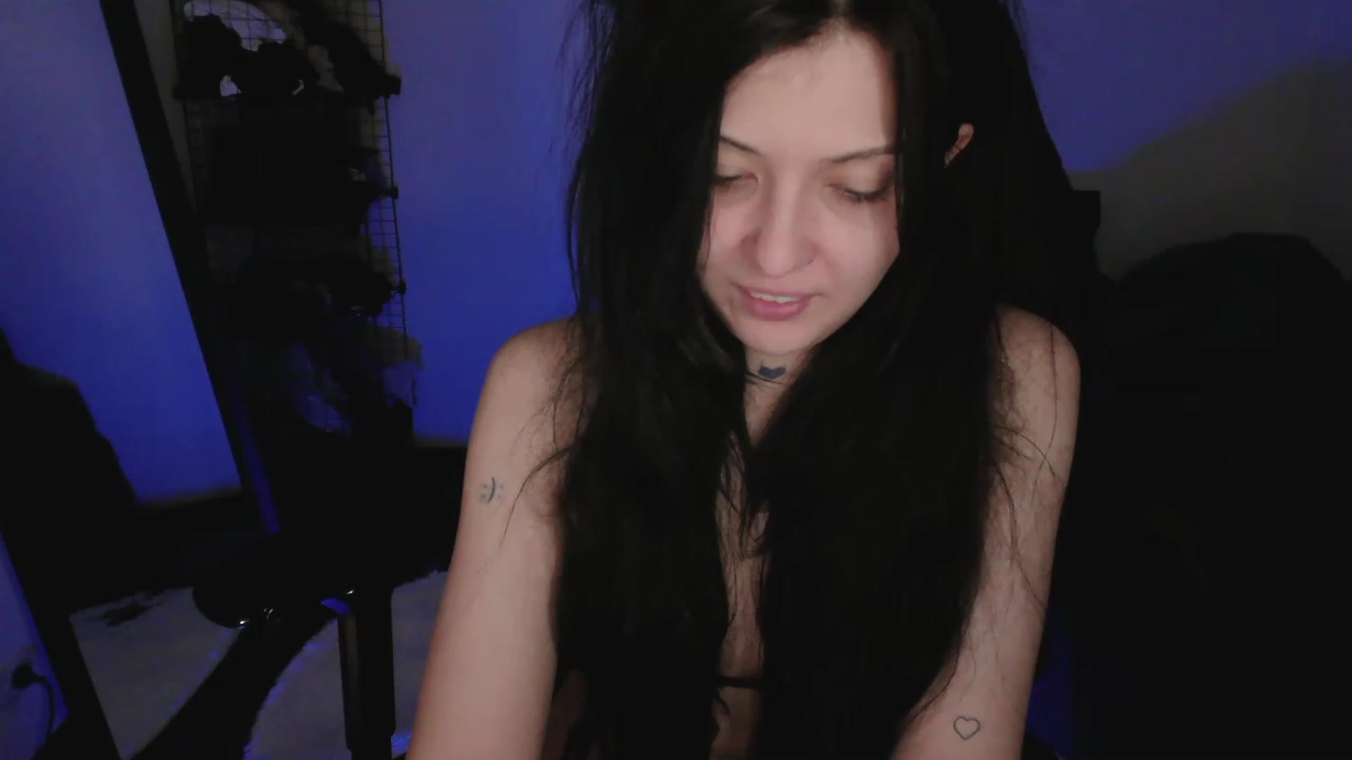 Gallery image thumbnail from RoomToAvoid's myfreecams stream on, 05/05/2023, 07:20 image 18 of 20