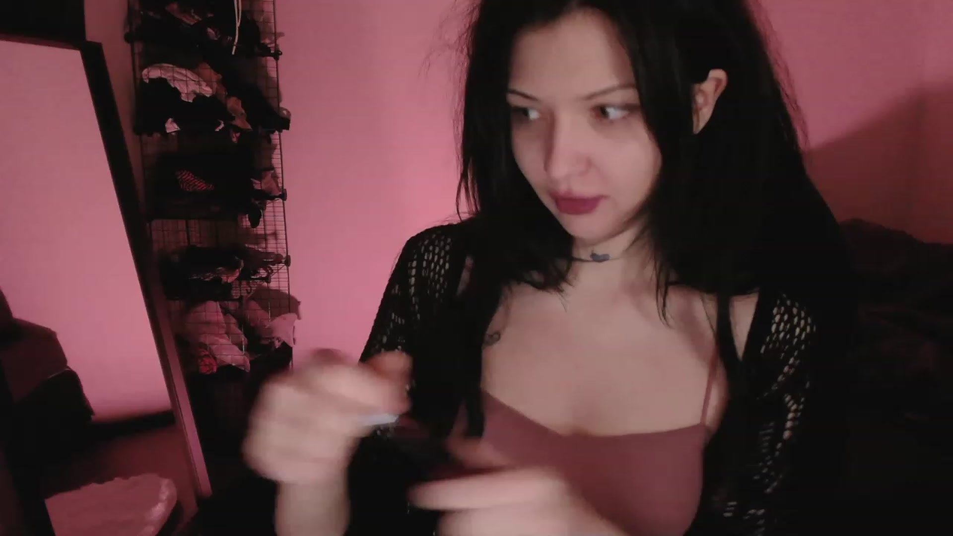 Gallery image thumbnail from RoomToAvoid's myfreecams stream on, 05/06/2023, 04:10 image 3 of 20