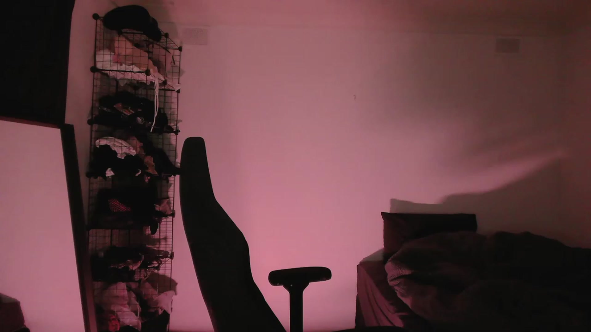 Gallery image thumbnail from RoomToAvoid's myfreecams stream on, 05/06/2023, 04:10 image 12 of 20