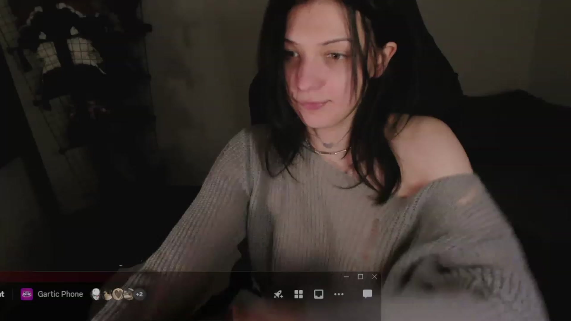 Gallery image thumbnail from RoomToAvoid's myfreecams stream on, 05/08/2023, 09:06 image 3 of 20