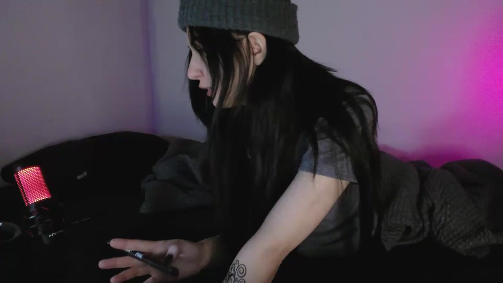 Gallery image thumbnail from RoomToAvoid's myfreecams stream on, 05/12/2023, 02:28 image 5 of 20