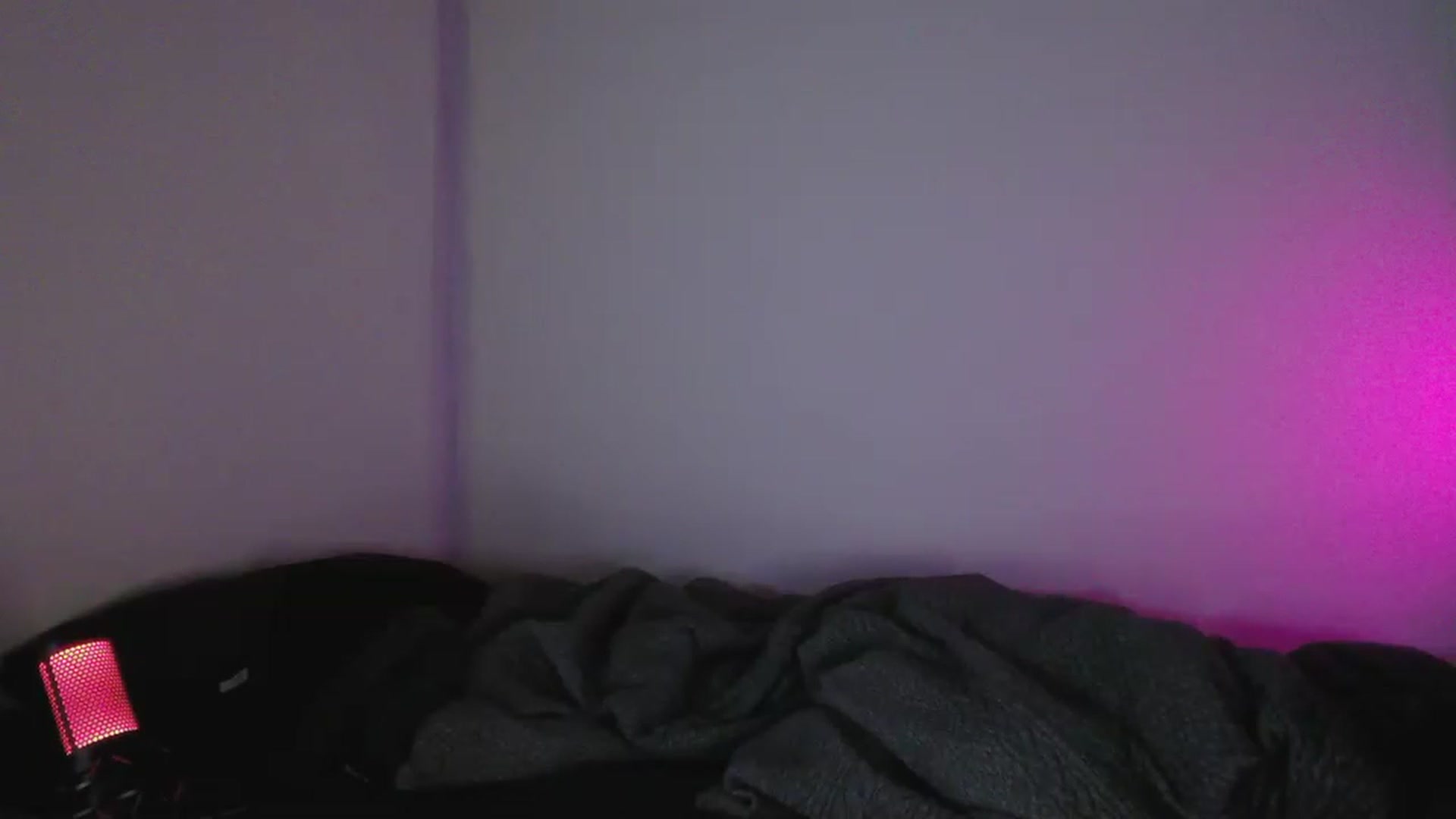 Gallery image thumbnail from RoomToAvoid's myfreecams stream on, 05/12/2023, 02:28 image 16 of 20