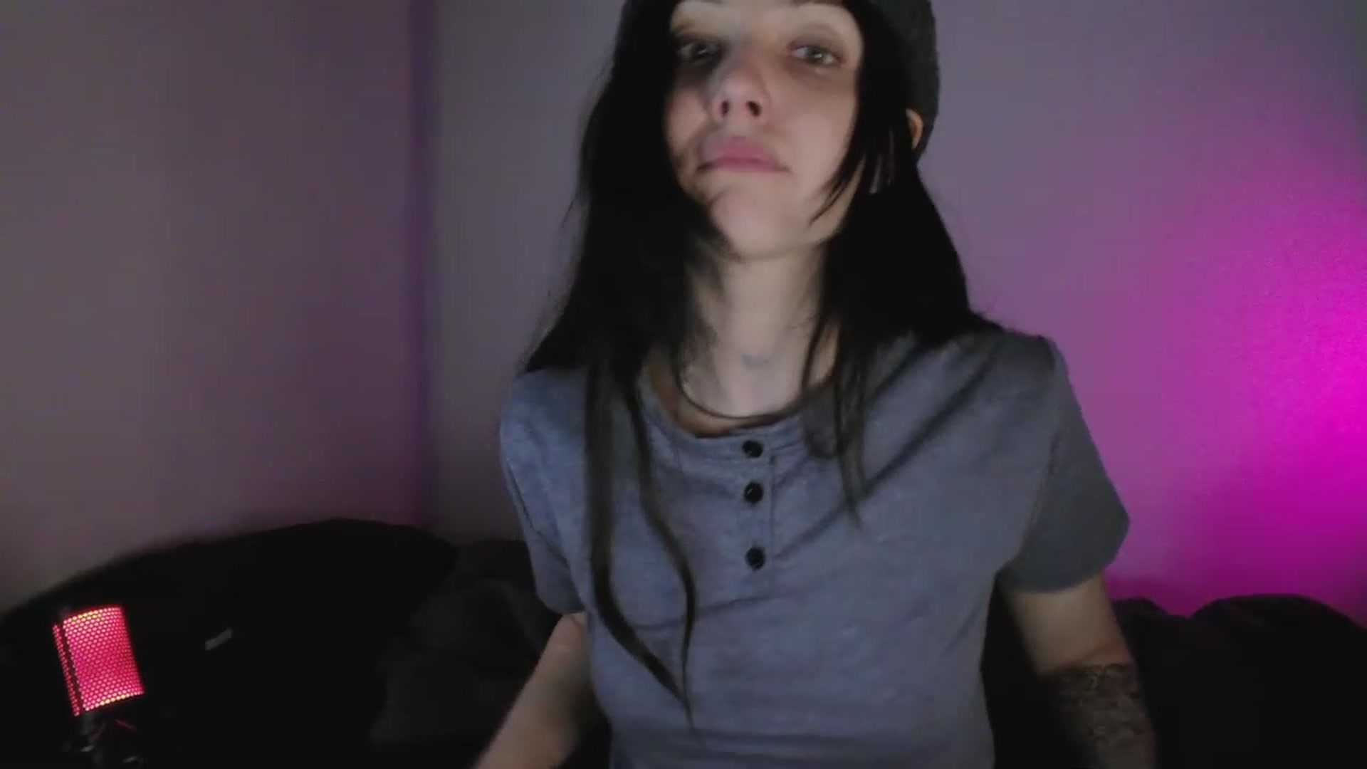 Gallery image thumbnail from RoomToAvoid's myfreecams stream on, 05/12/2023, 02:28 image 11 of 20