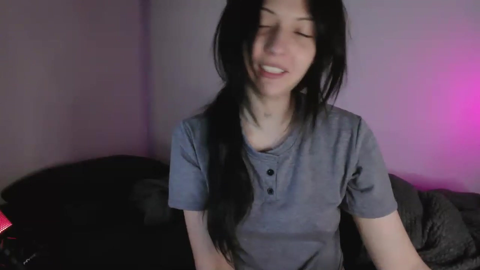 Gallery image thumbnail from RoomToAvoid's myfreecams stream on, 05/12/2023, 03:41 image 11 of 20
