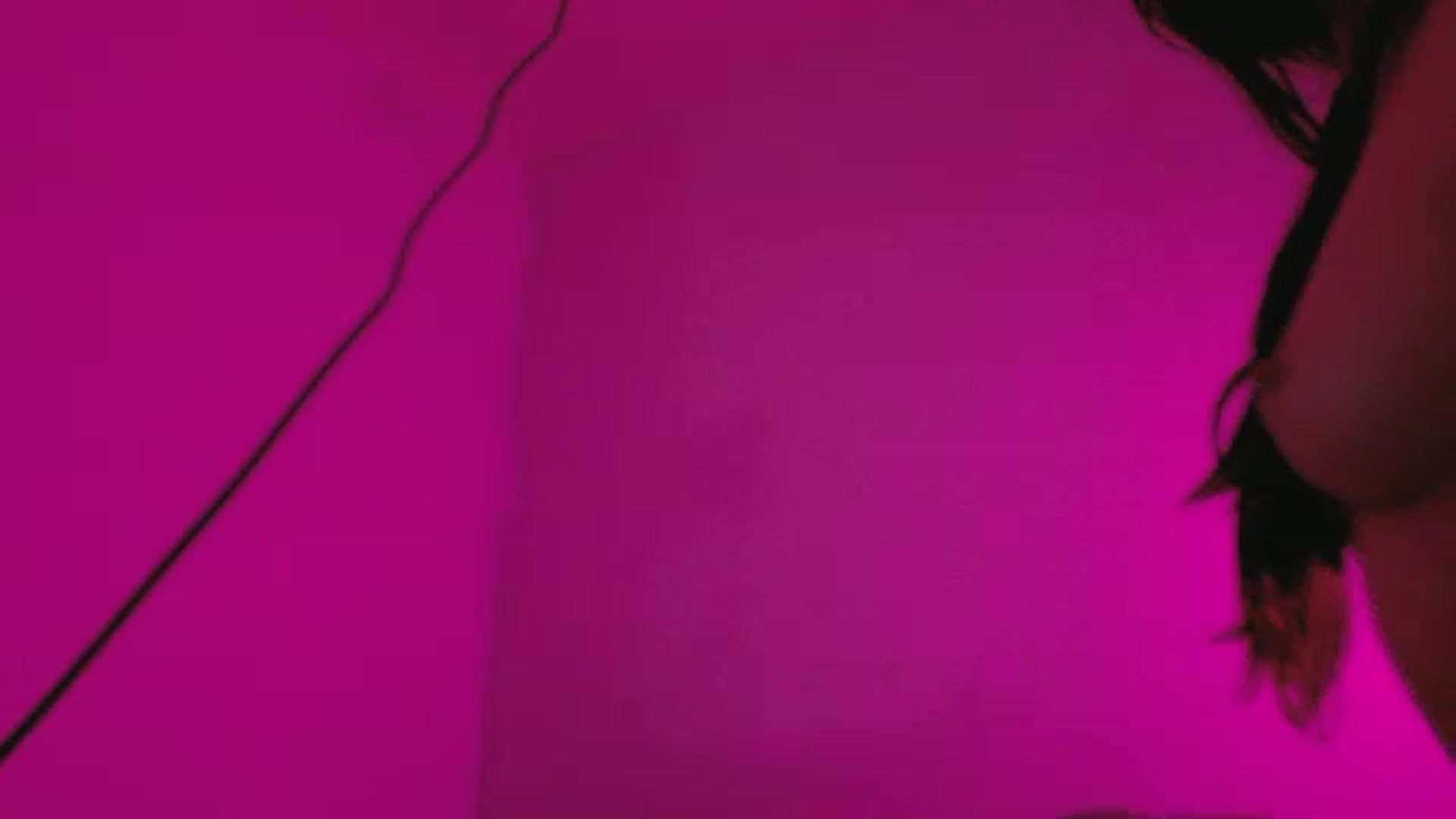 Gallery image thumbnail from RoomToAvoid's myfreecams stream on, 05/12/2023, 04:34 image 3 of 20