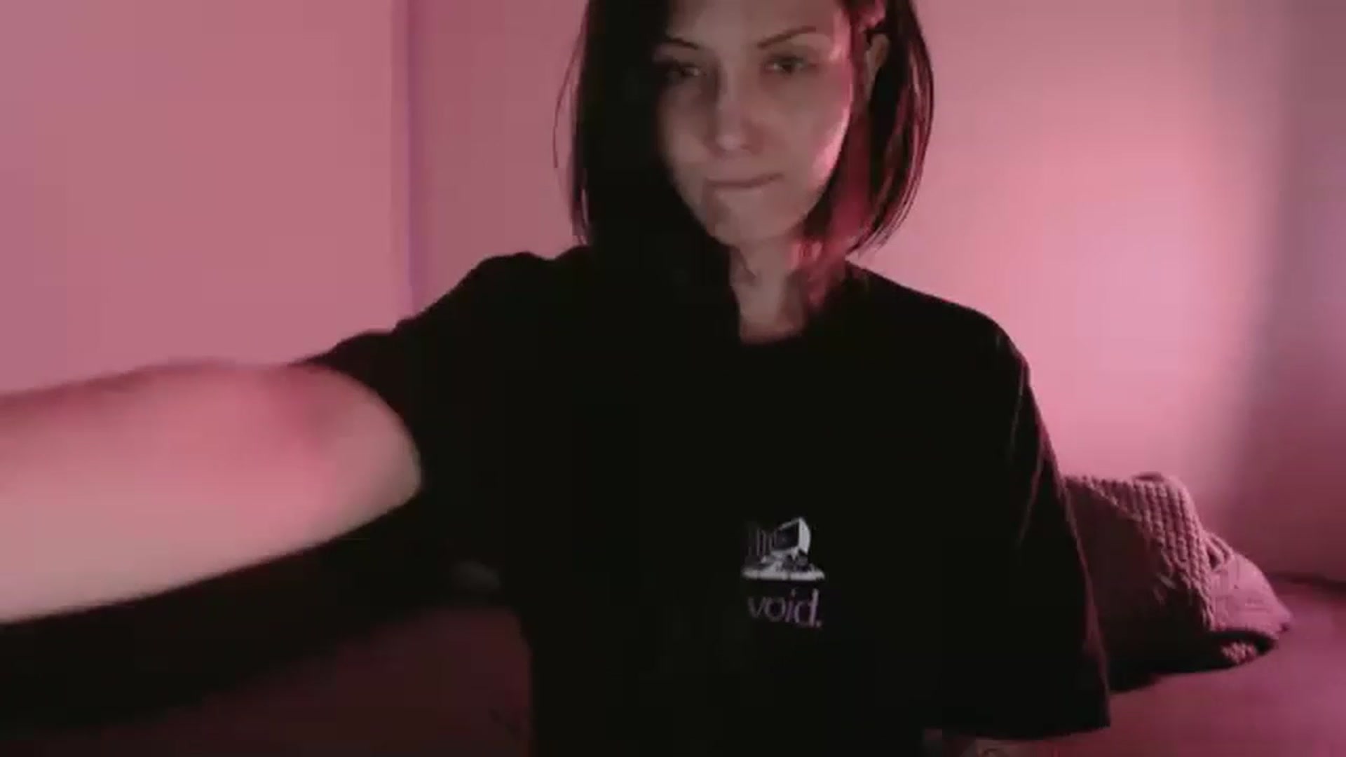 Gallery image thumbnail from RoomToAvoid's myfreecams stream on, 05/12/2023, 06:43 image 18 of 20