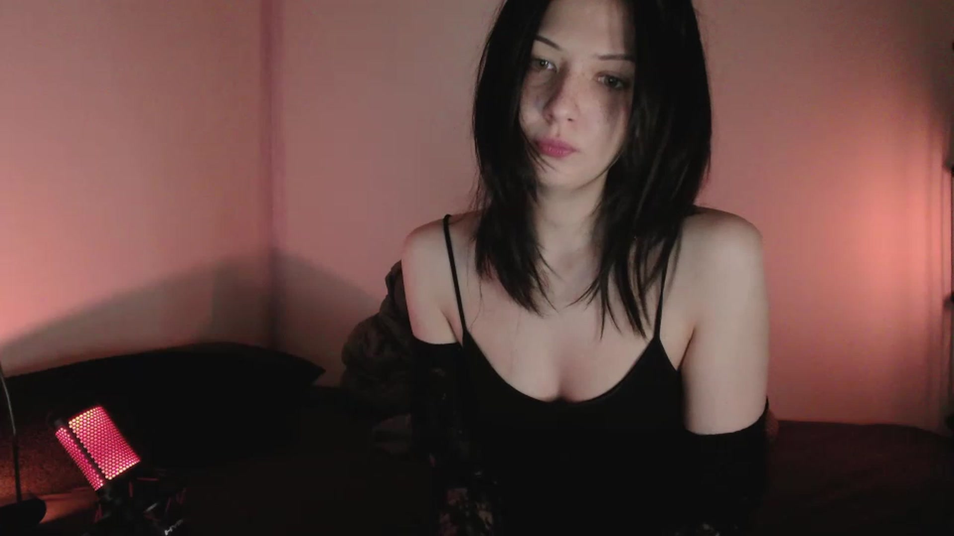 Gallery image thumbnail from RoomToAvoid's myfreecams stream on, 05/14/2023, 02:53 image 9 of 20