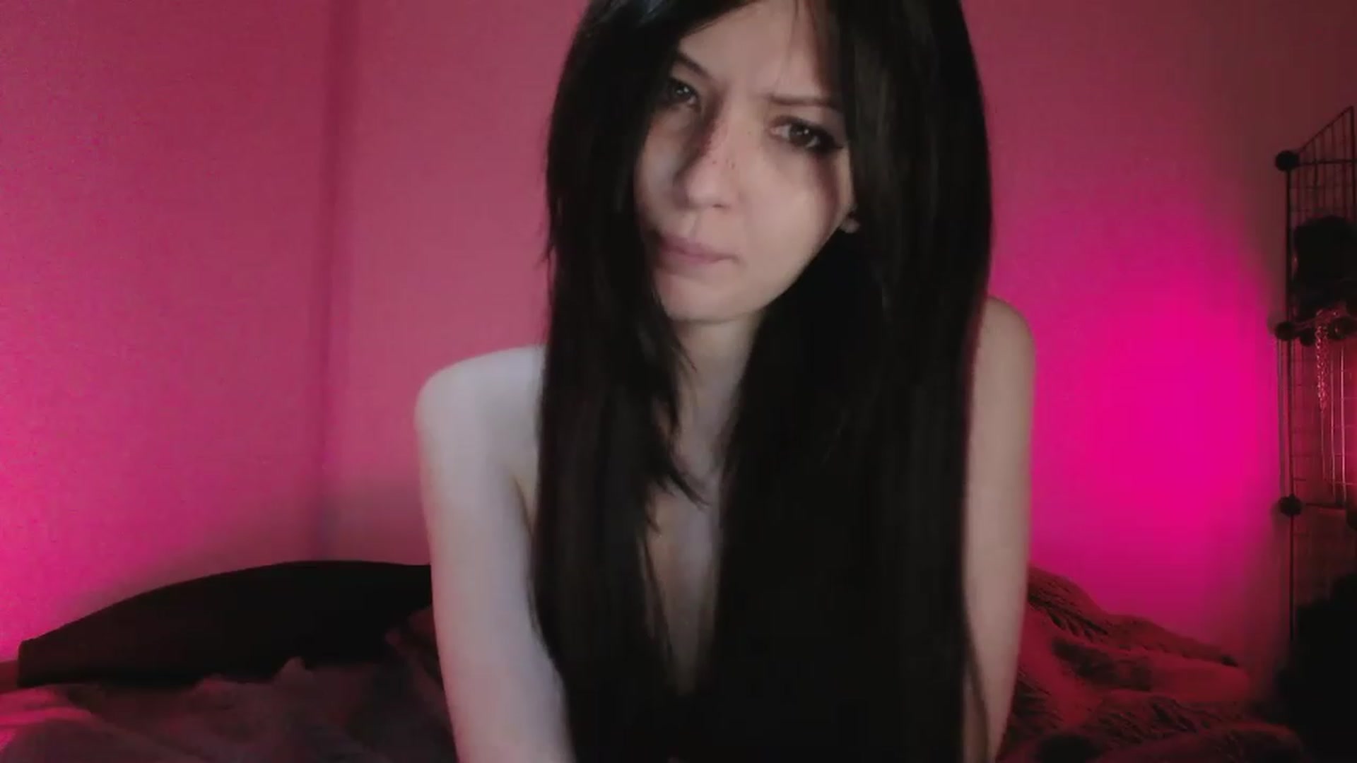 Gallery image thumbnail from RoomToAvoid's myfreecams stream on, 05/15/2023, 24:44 image 3 of 20