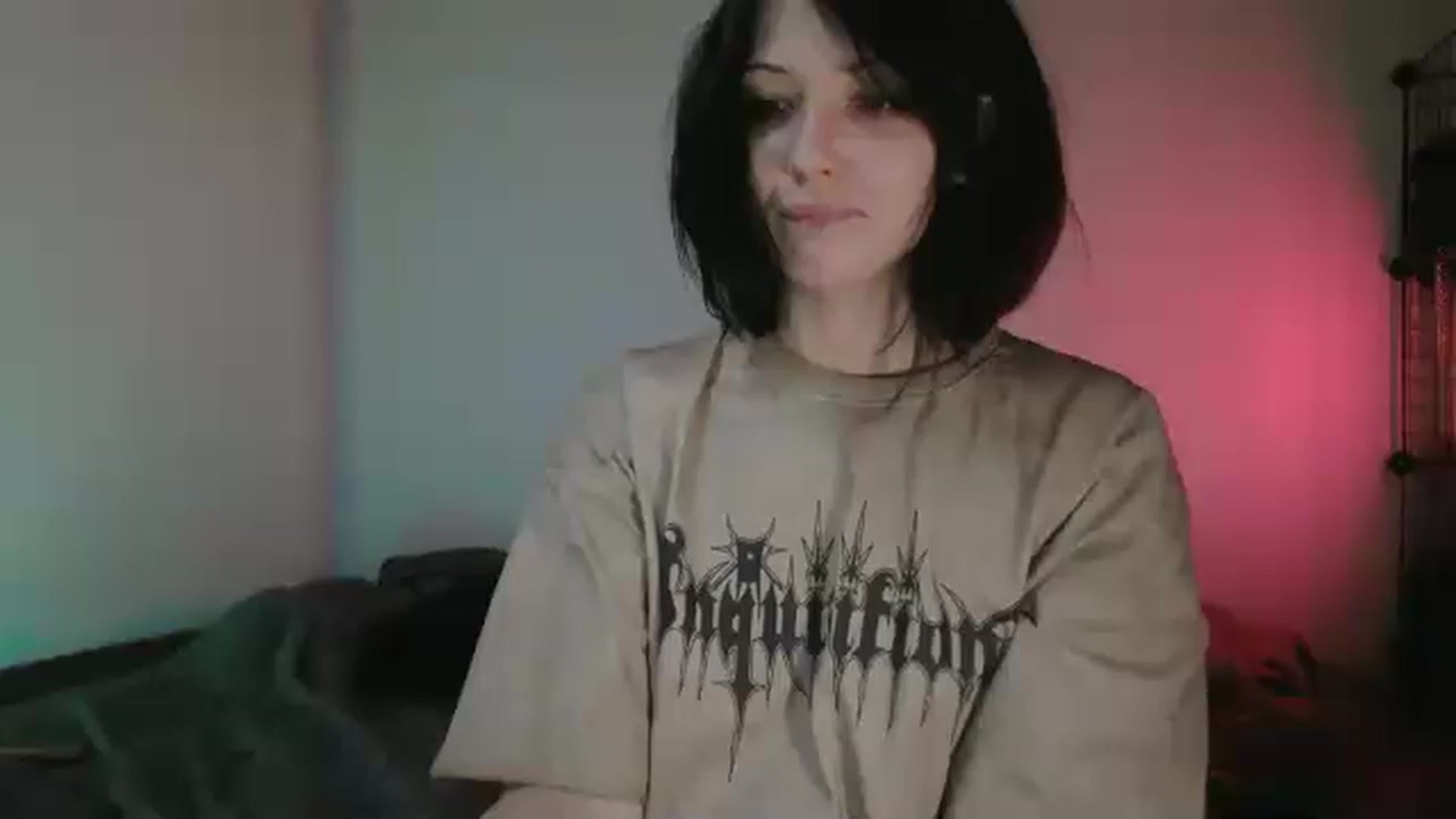 Gallery image thumbnail from RoomToAvoid's myfreecams stream on, 05/15/2023, 05:05 image 3 of 20