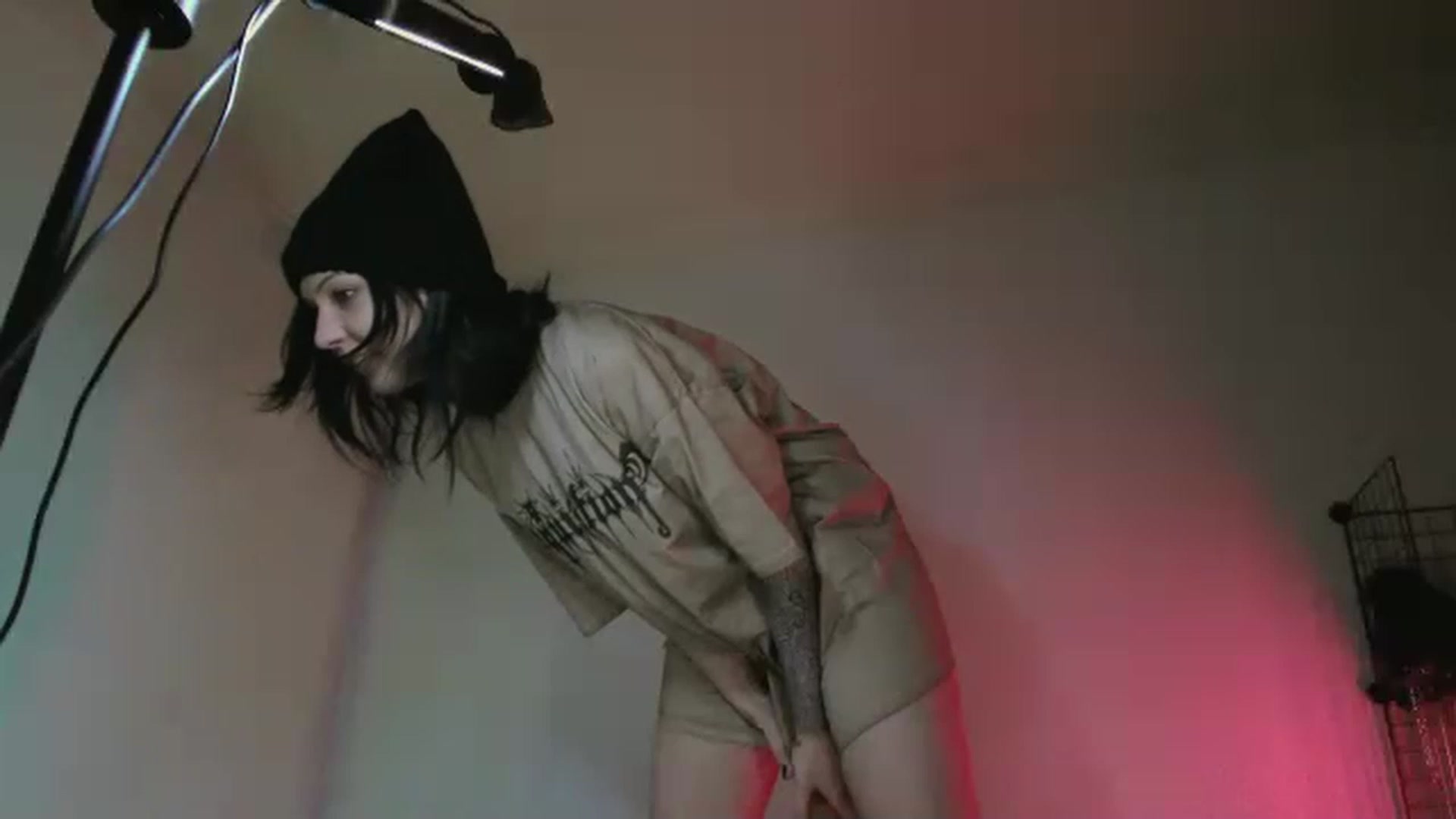 Gallery image thumbnail from RoomToAvoid's myfreecams stream on, 05/15/2023, 05:05 image 5 of 20