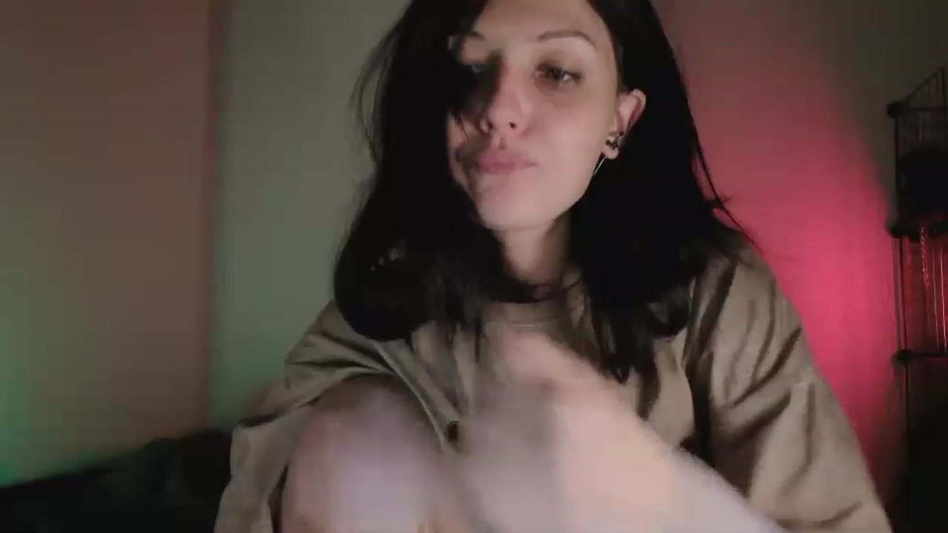 Gallery image thumbnail from RoomToAvoid's myfreecams stream on, 05/15/2023, 05:05 image 13 of 20
