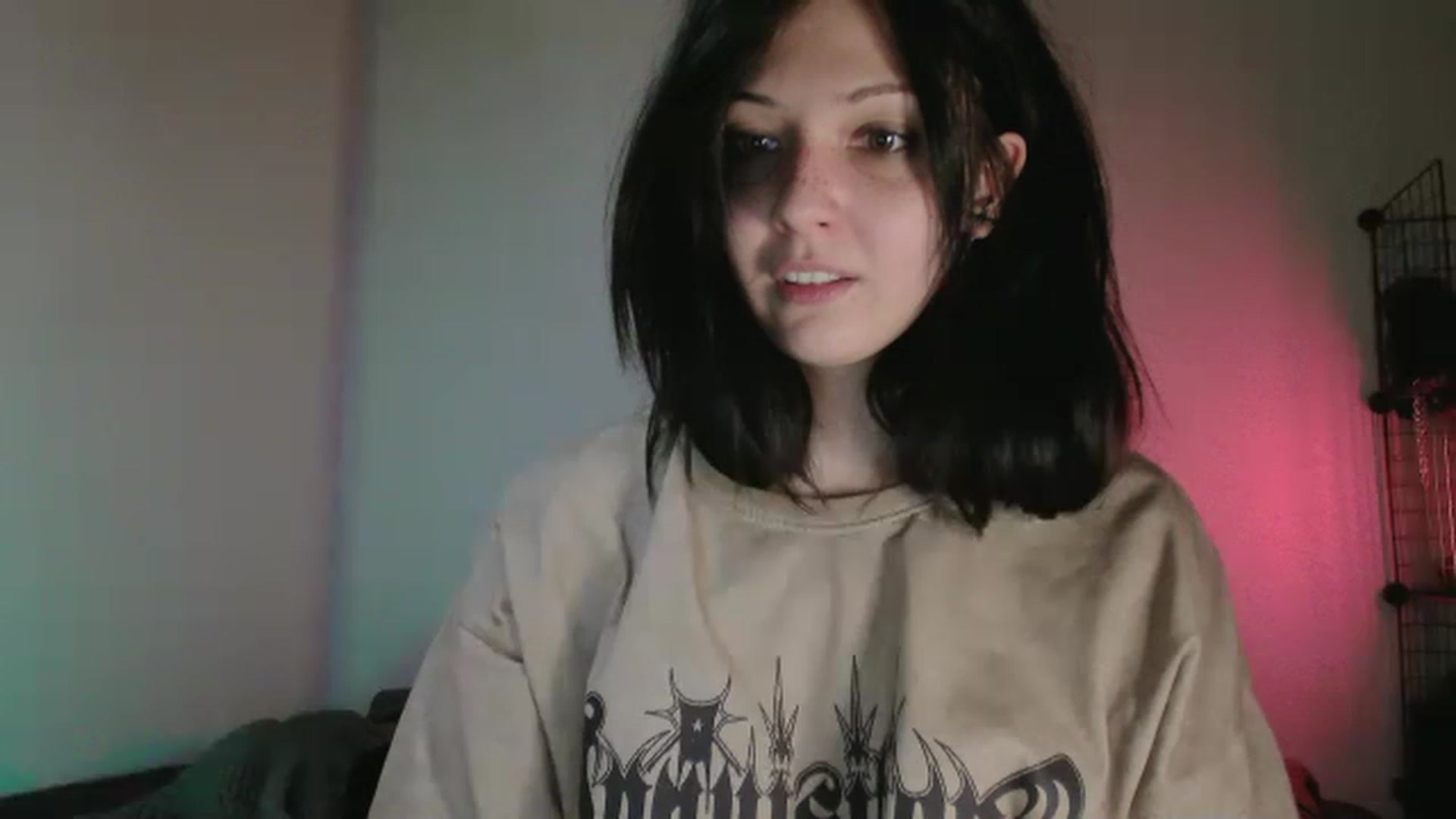 Gallery image thumbnail from RoomToAvoid's myfreecams stream on, 05/15/2023, 05:05 image 1 of 20