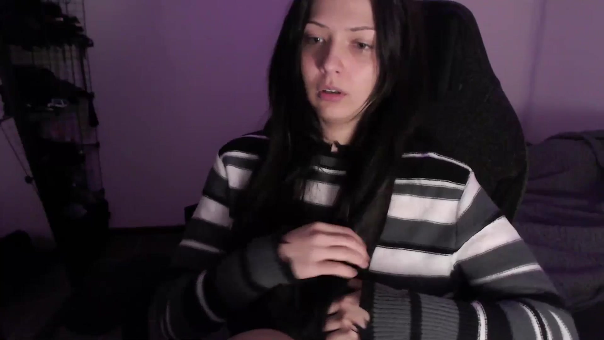 Gallery image thumbnail from RoomToAvoid's myfreecams stream on, 06/02/2023, 01:23 image 6 of 20