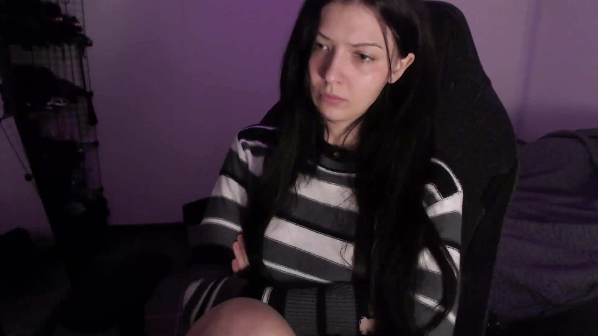Gallery image thumbnail from RoomToAvoid's myfreecams stream on, 06/02/2023, 01:23 image 3 of 20