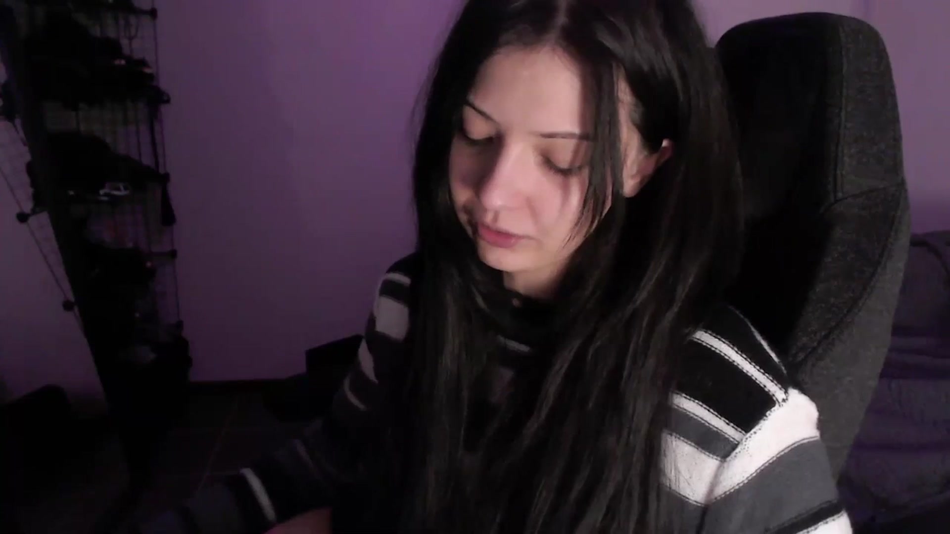 Gallery image thumbnail from RoomToAvoid's myfreecams stream on, 06/02/2023, 01:23 image 17 of 20