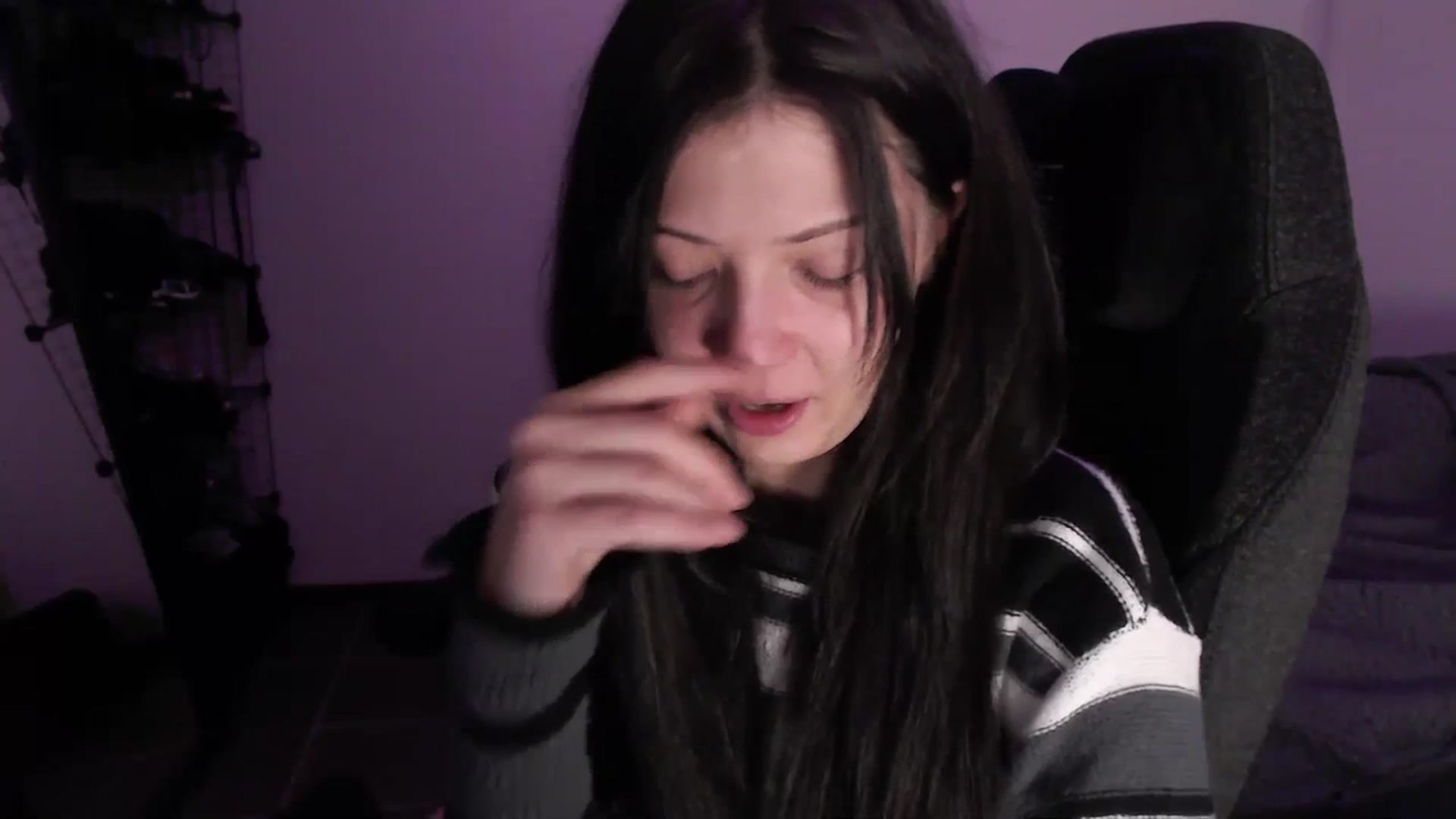 Gallery image thumbnail from RoomToAvoid's myfreecams stream on, 06/02/2023, 01:23 image 18 of 20