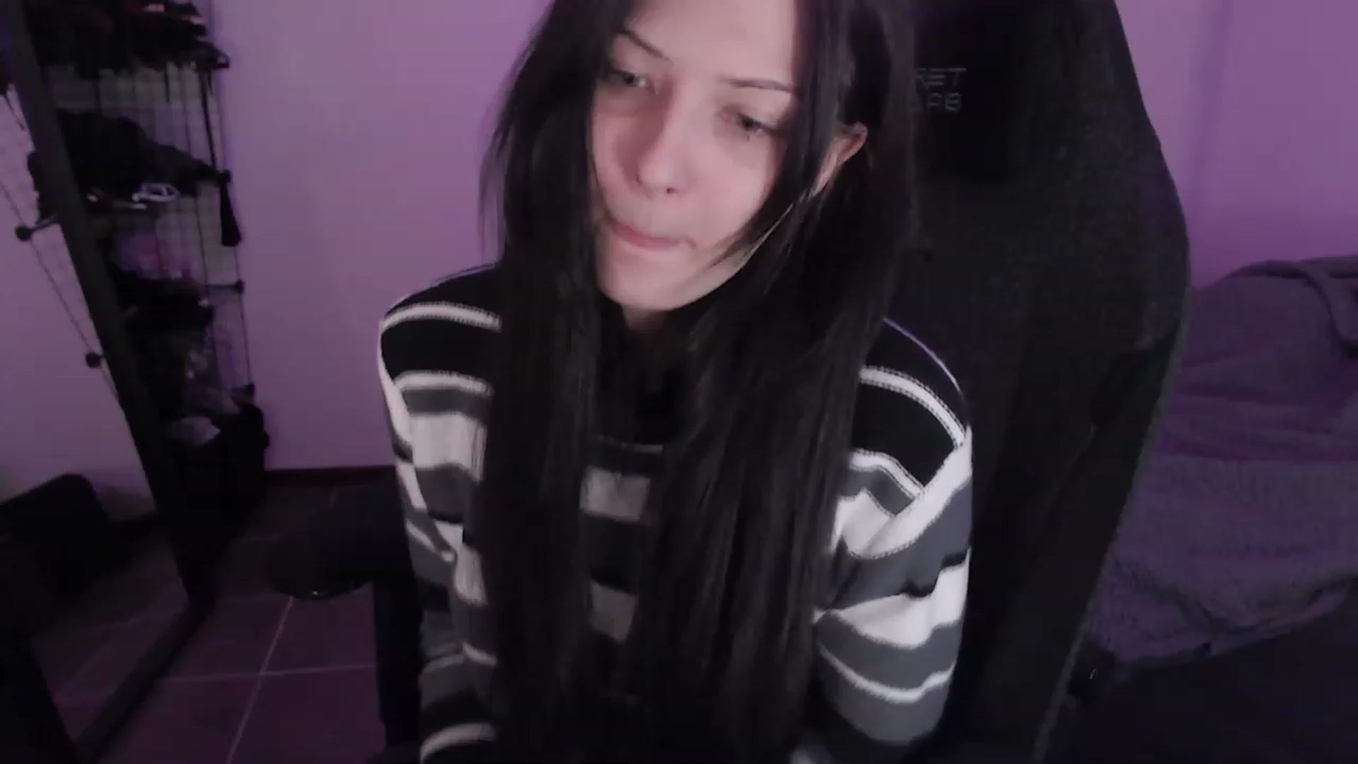 Gallery image thumbnail from RoomToAvoid's myfreecams stream on, 06/02/2023, 02:27 image 1 of 20