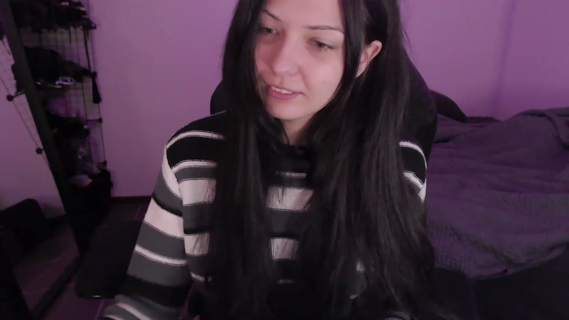 Gallery image thumbnail from RoomToAvoid's myfreecams stream on, 06/02/2023, 02:27 image 2 of 20