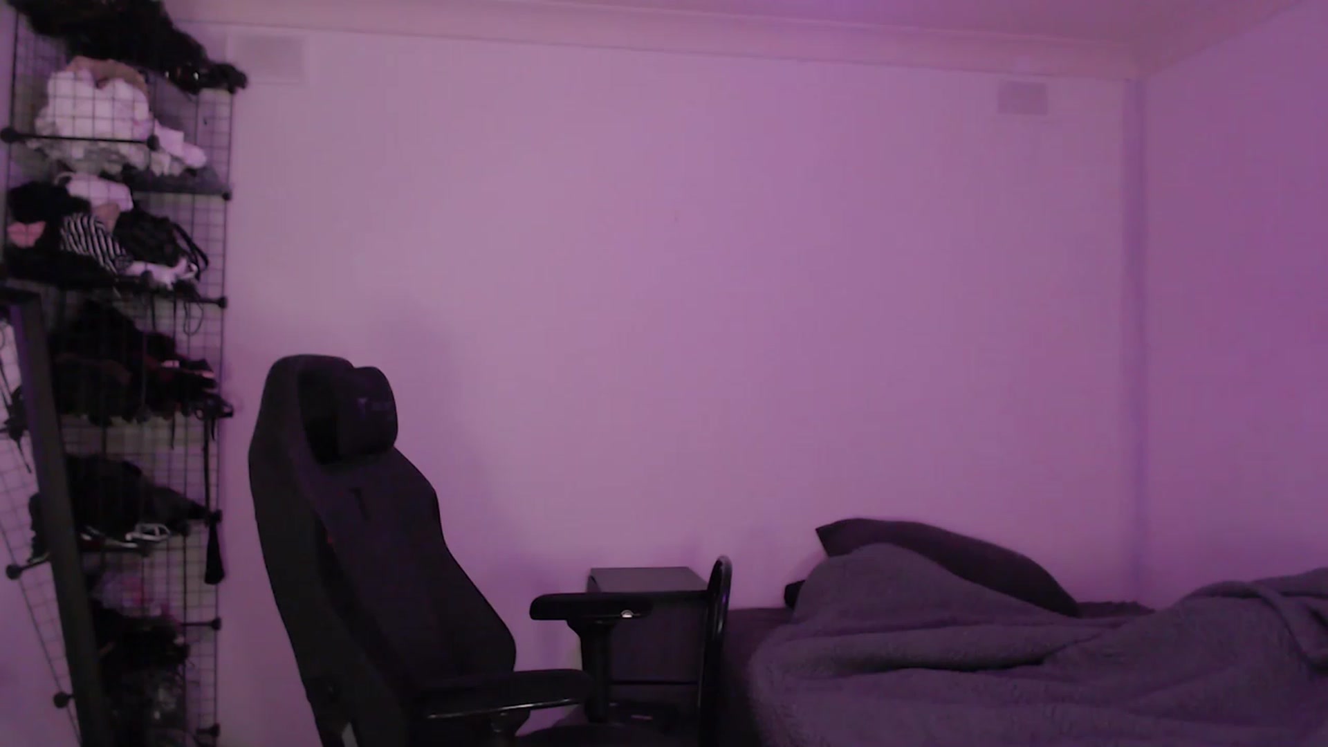 Gallery image thumbnail from RoomToAvoid's myfreecams stream on, 06/02/2023, 02:27 image 20 of 20
